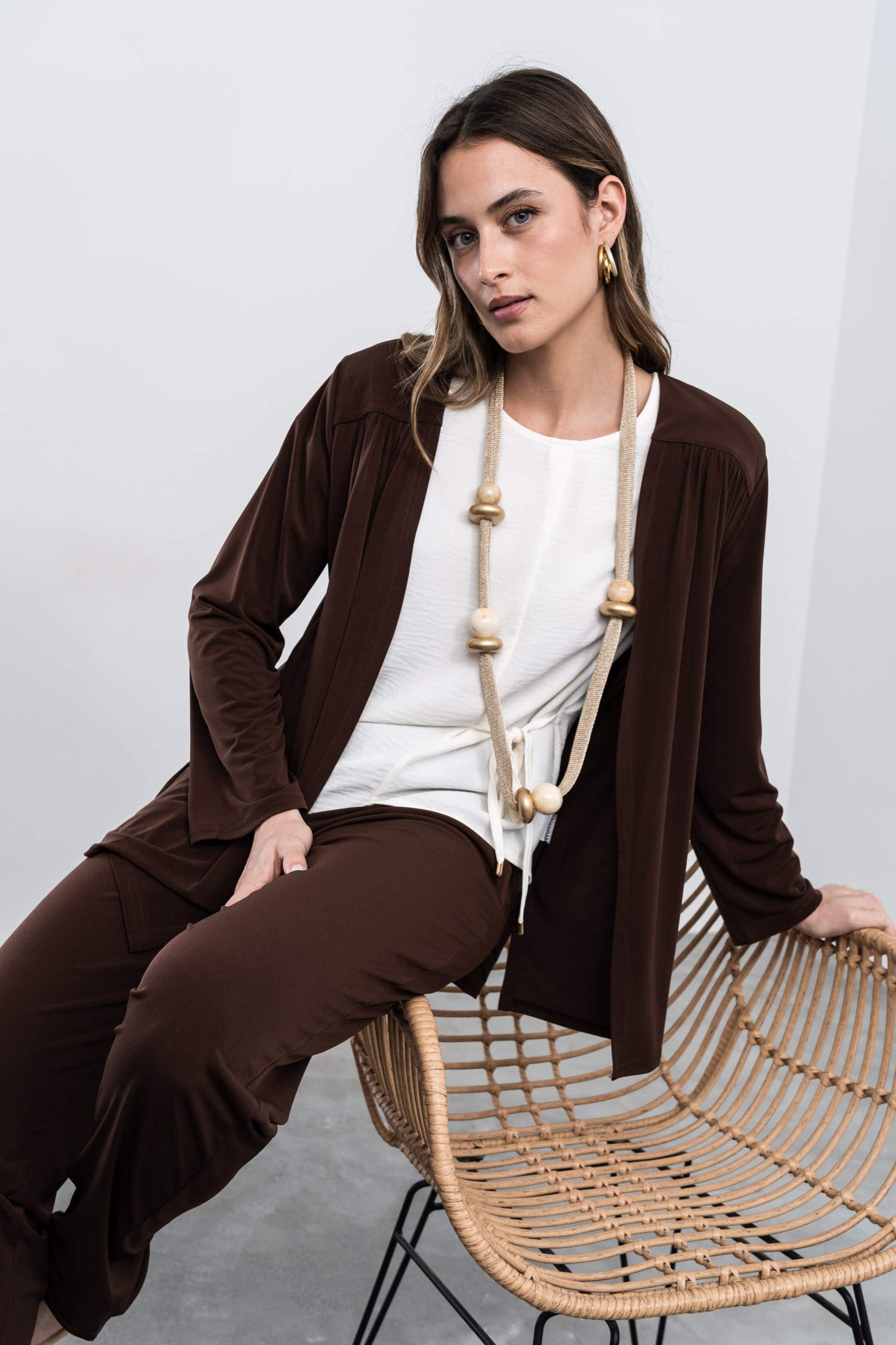 CARDIGAN CANESU FRUNCES CHOCOLATE - Imagen 4