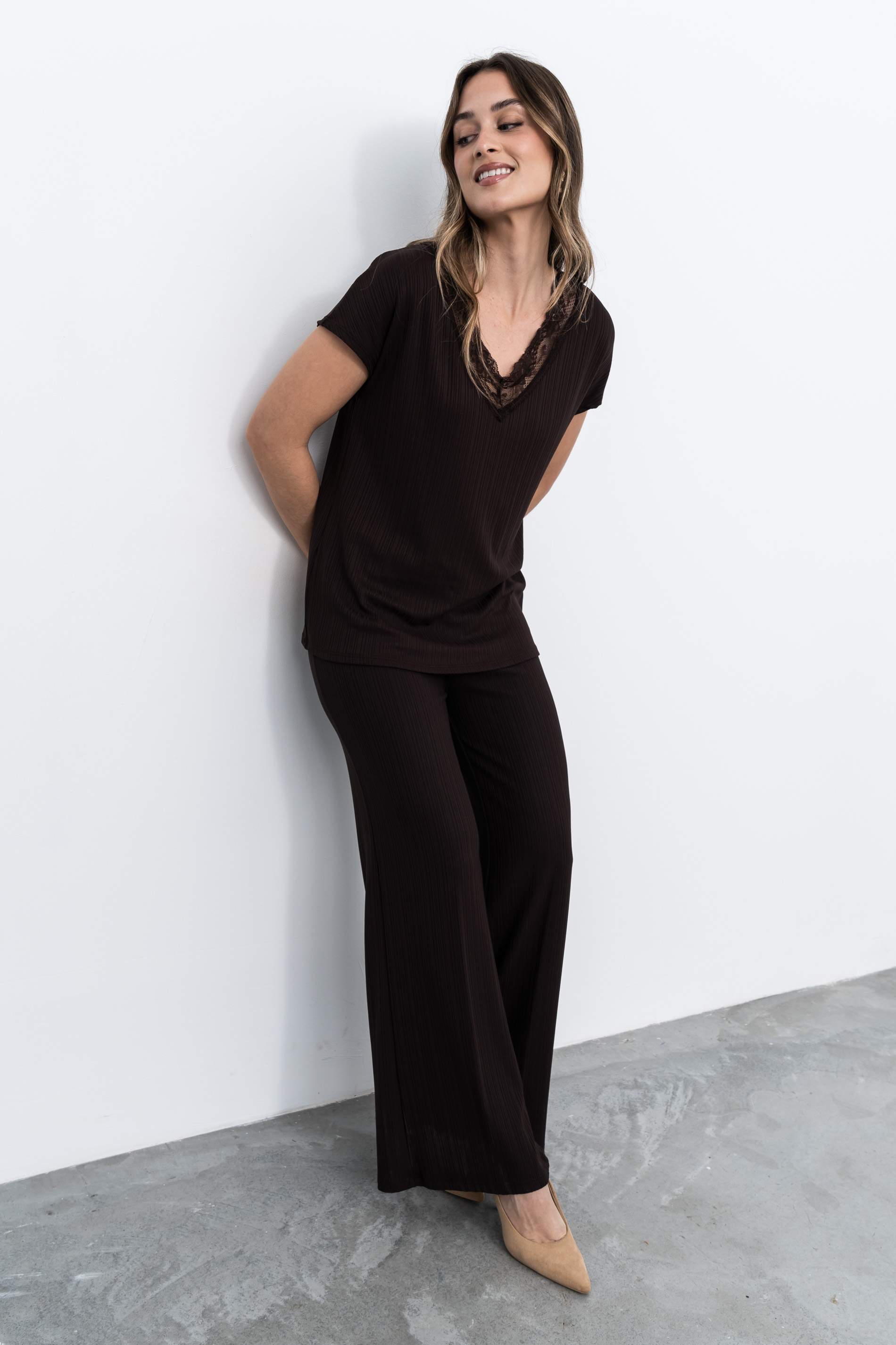 PANTALON FLUIDO TEXTURA CHOCOLATE - Imagen 5