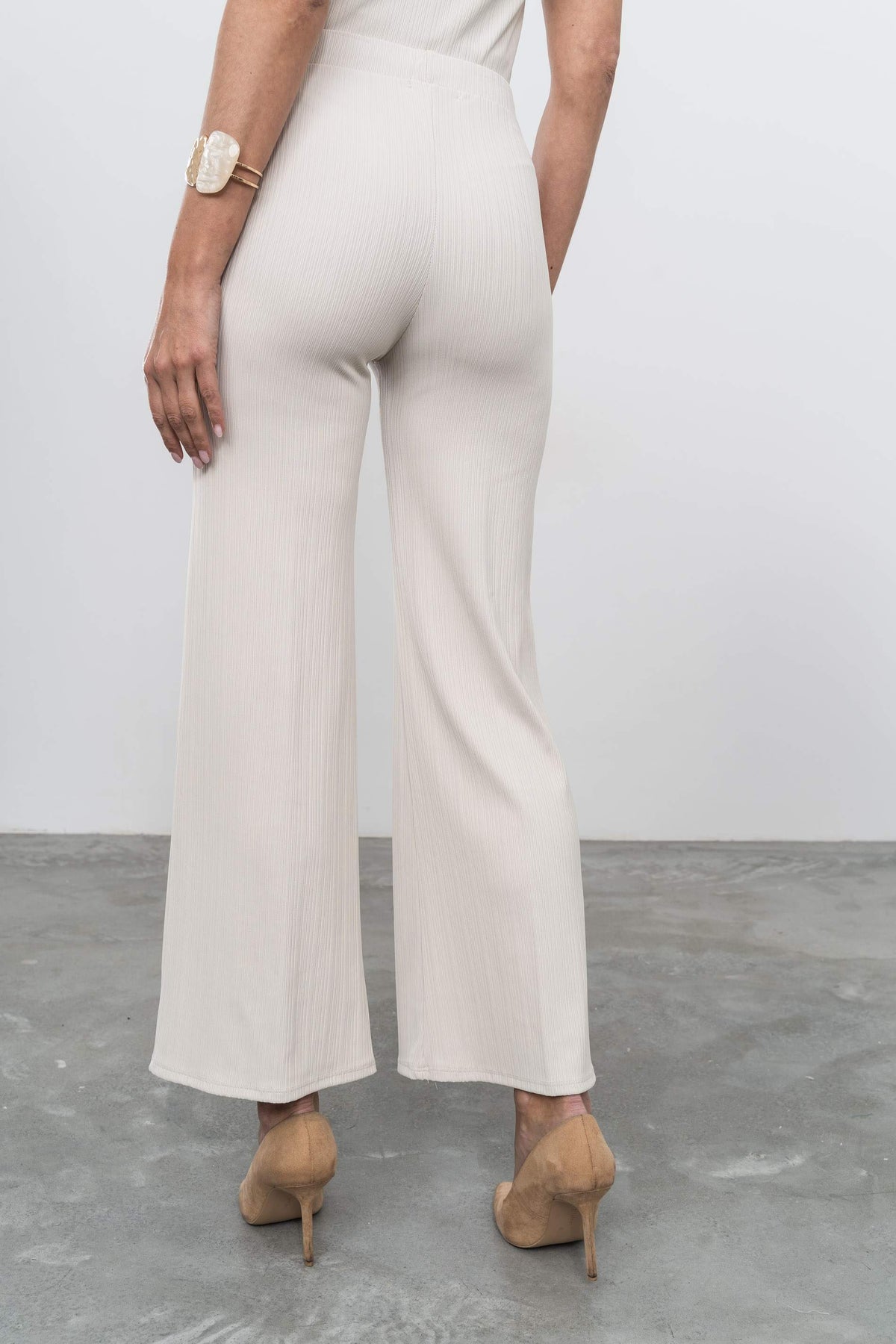 PANTALÓN FLUIDO TEXTURA BEIGE