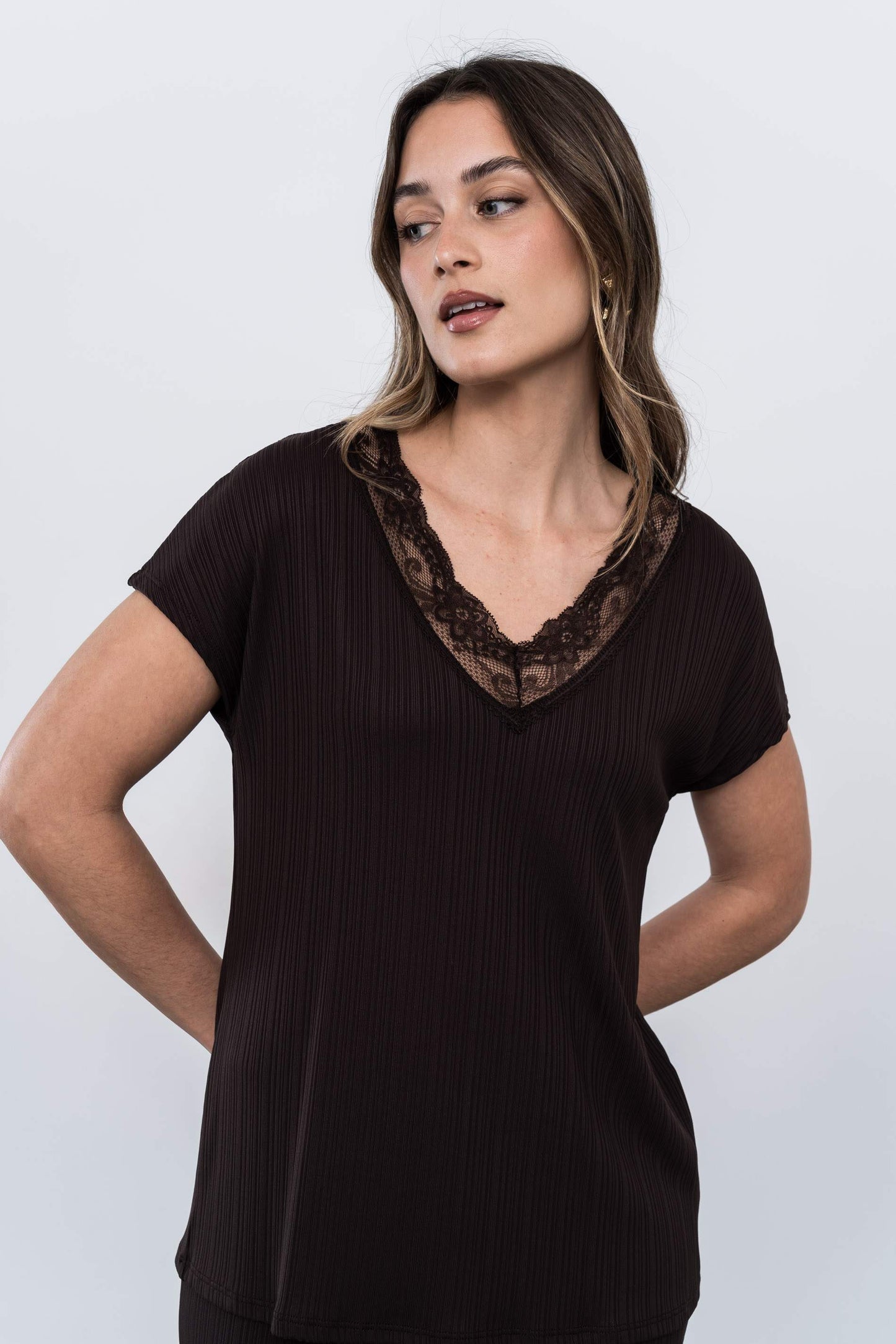 CAMISETA TEXTURA ENCAJE CHOCOLATE - Imagen 7