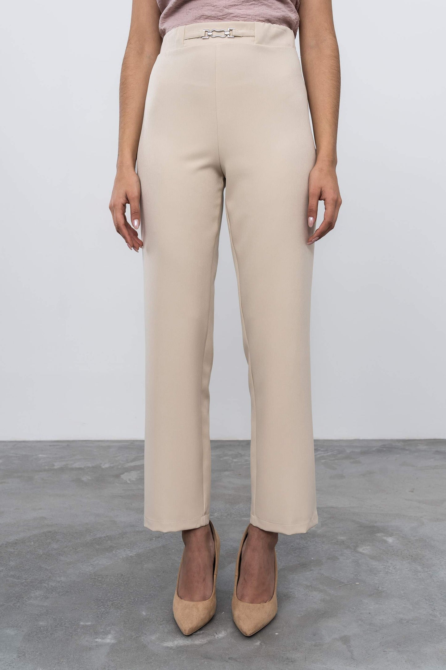 PANTALON HEBILLA BEIGE - Imagen 4