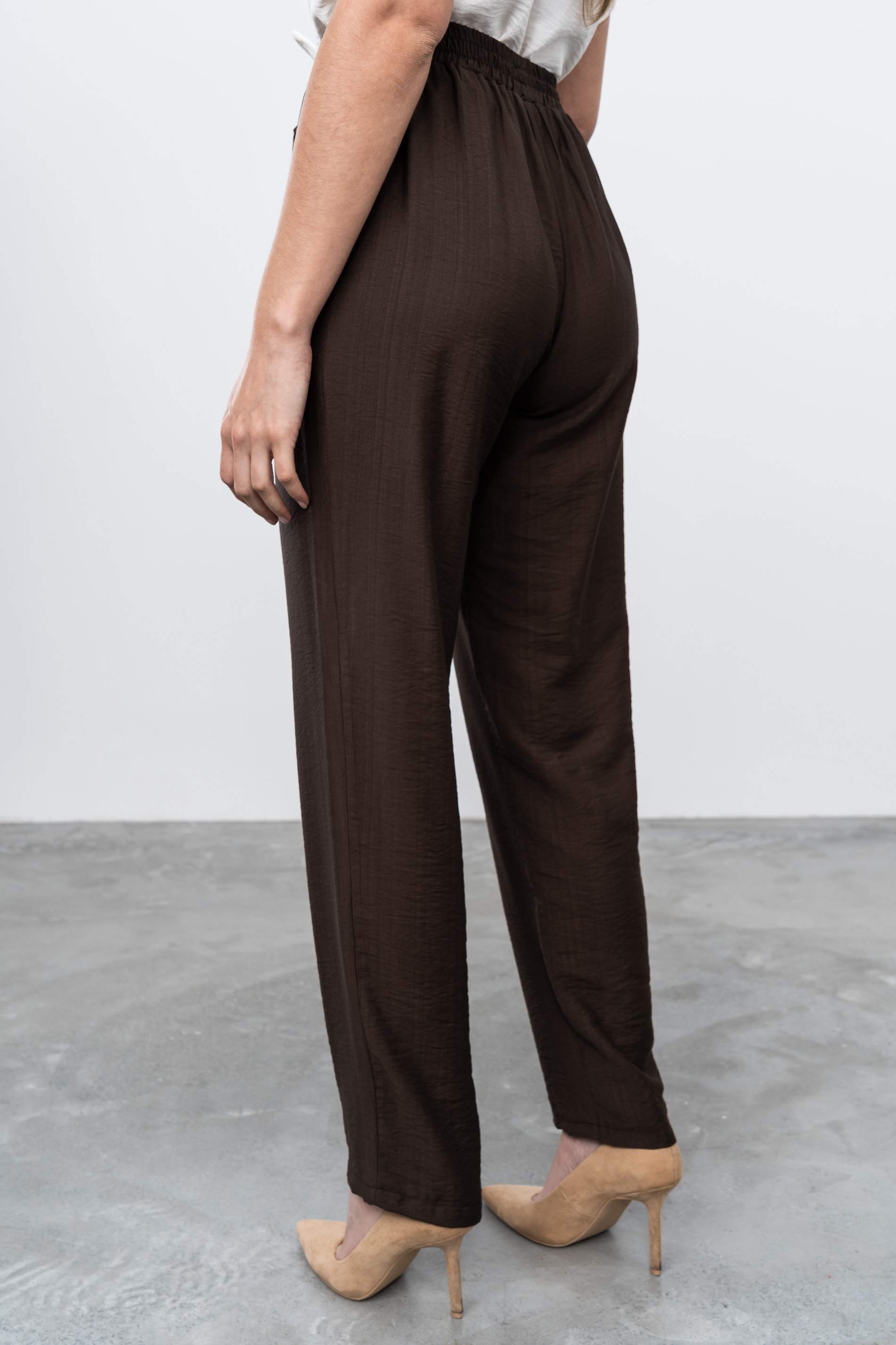 PANTALON HOLGADO CHOCOLATE - Imagen 4