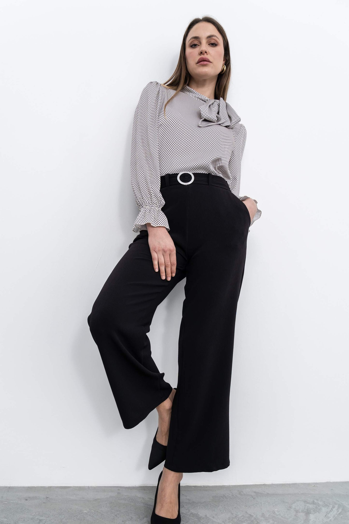 PANTALON TEXTURA HEBILLA NEGRO