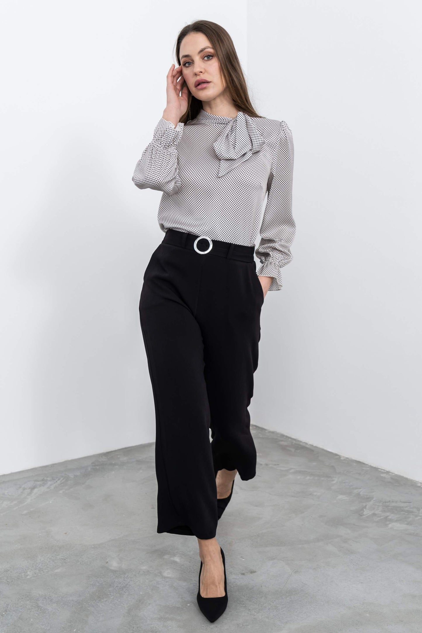 PANTALON TEXTURA HEBILLA NEGRO - Imagen 6