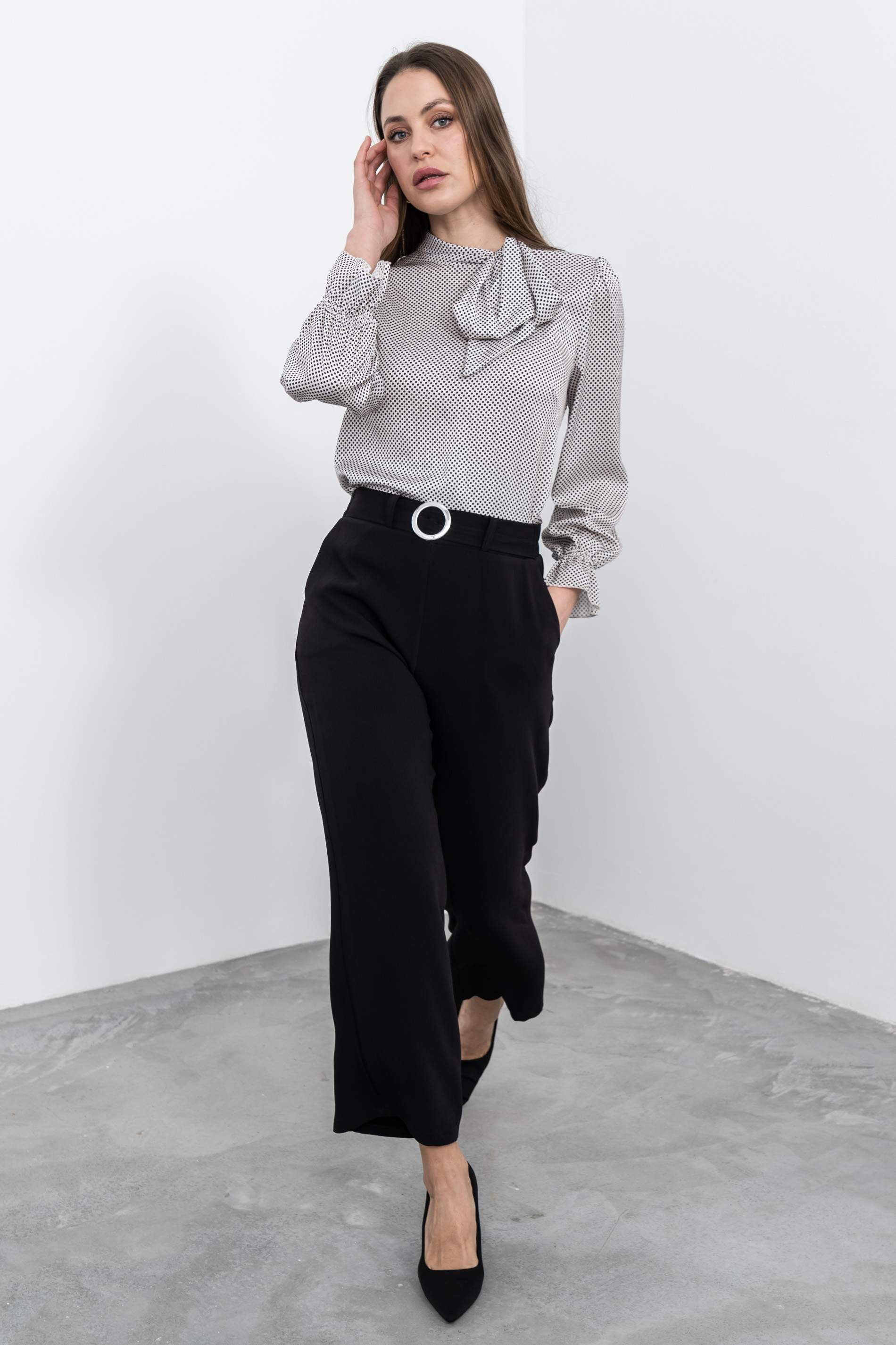 PANTALON TEXTURA HEBILLA NEGRO - Imagen 6