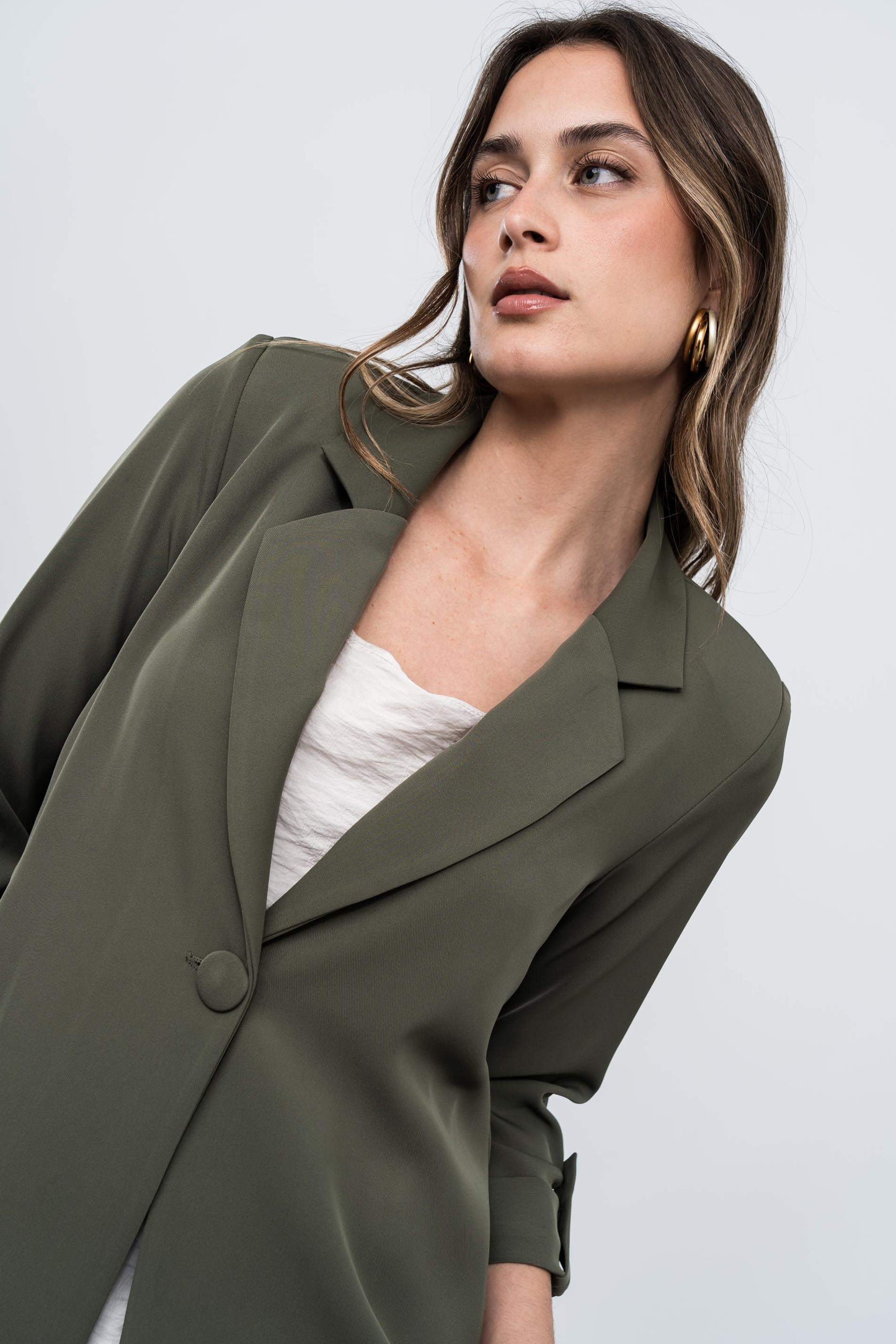 CHAQUETA FLUIDA BOTON KAKI - Imagen 8
