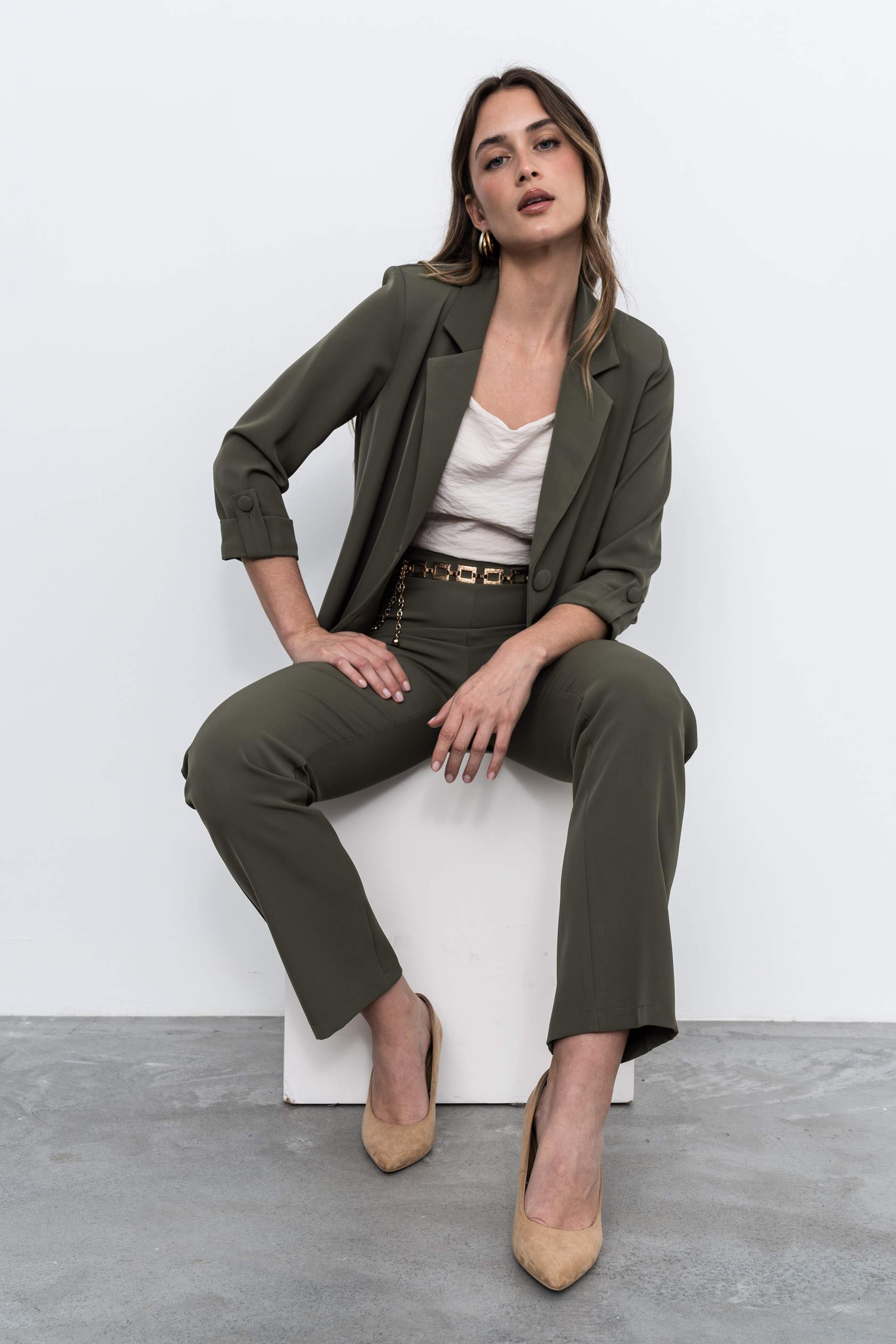 PANTALON RECTO FLUIDO KAKI - Imagen 4