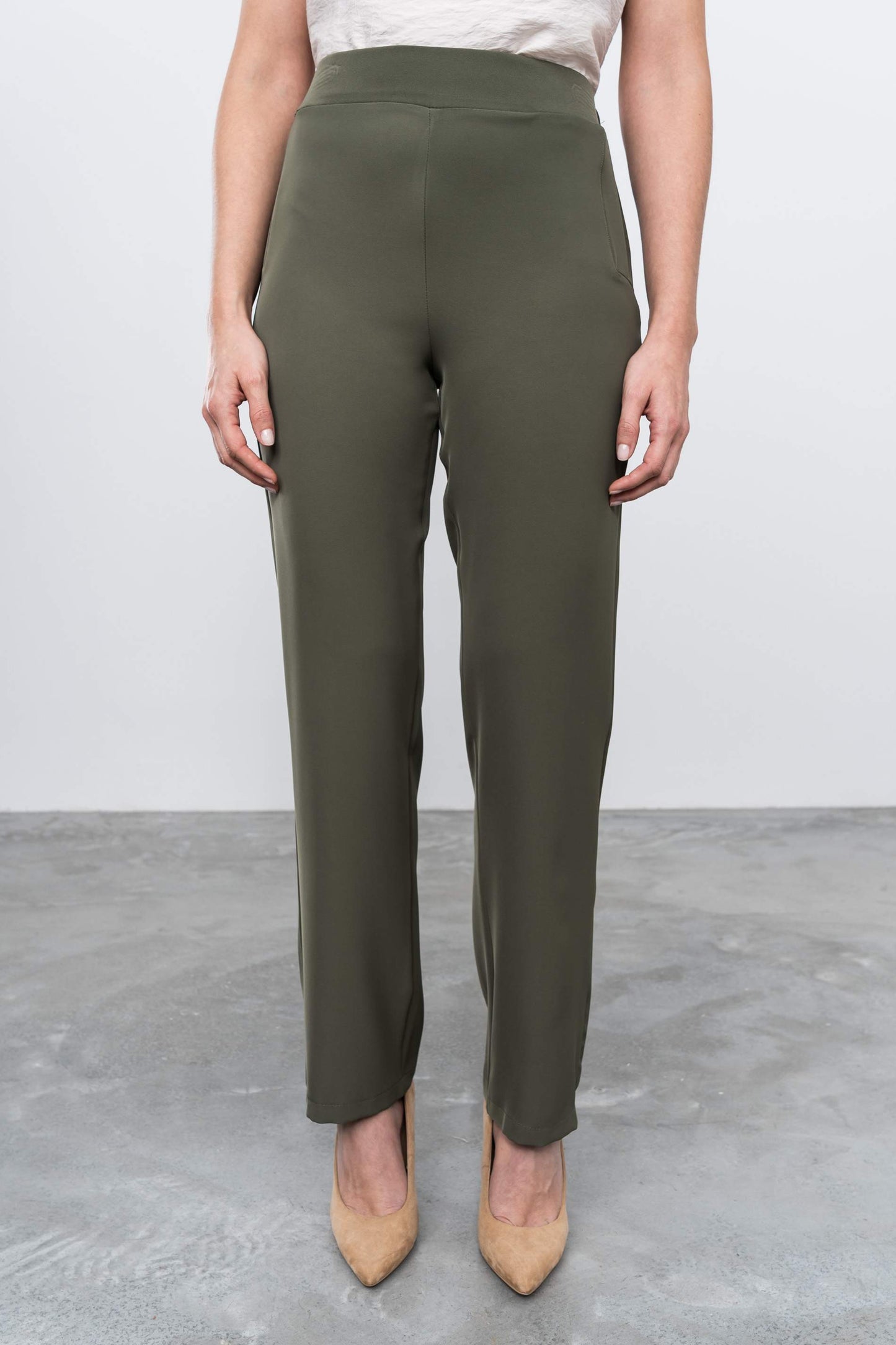 PANTALON RECTO FLUIDO KAKI - Imagen 5