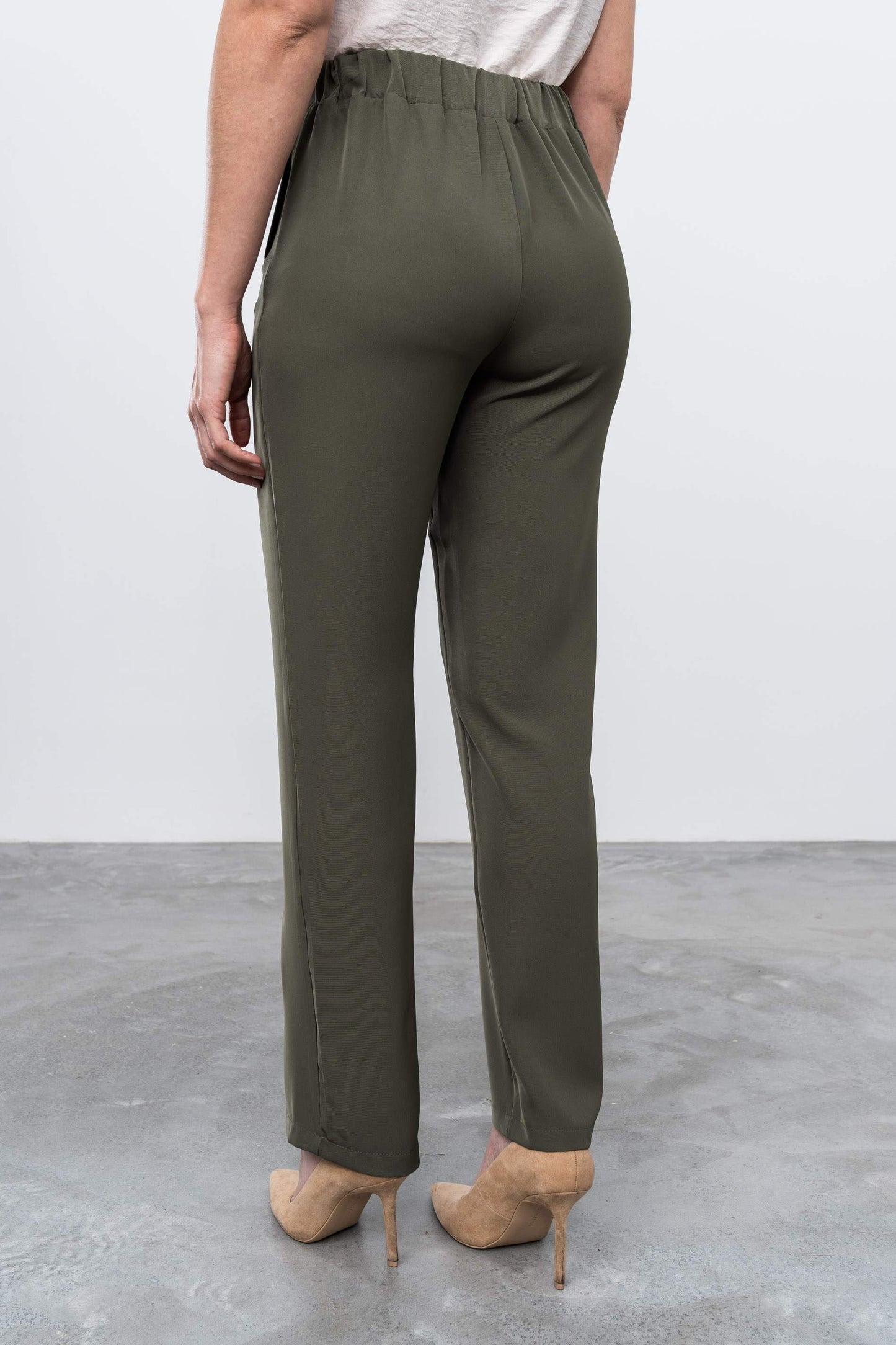 PANTALON RECTO FLUIDO KAKI - Imagen 6