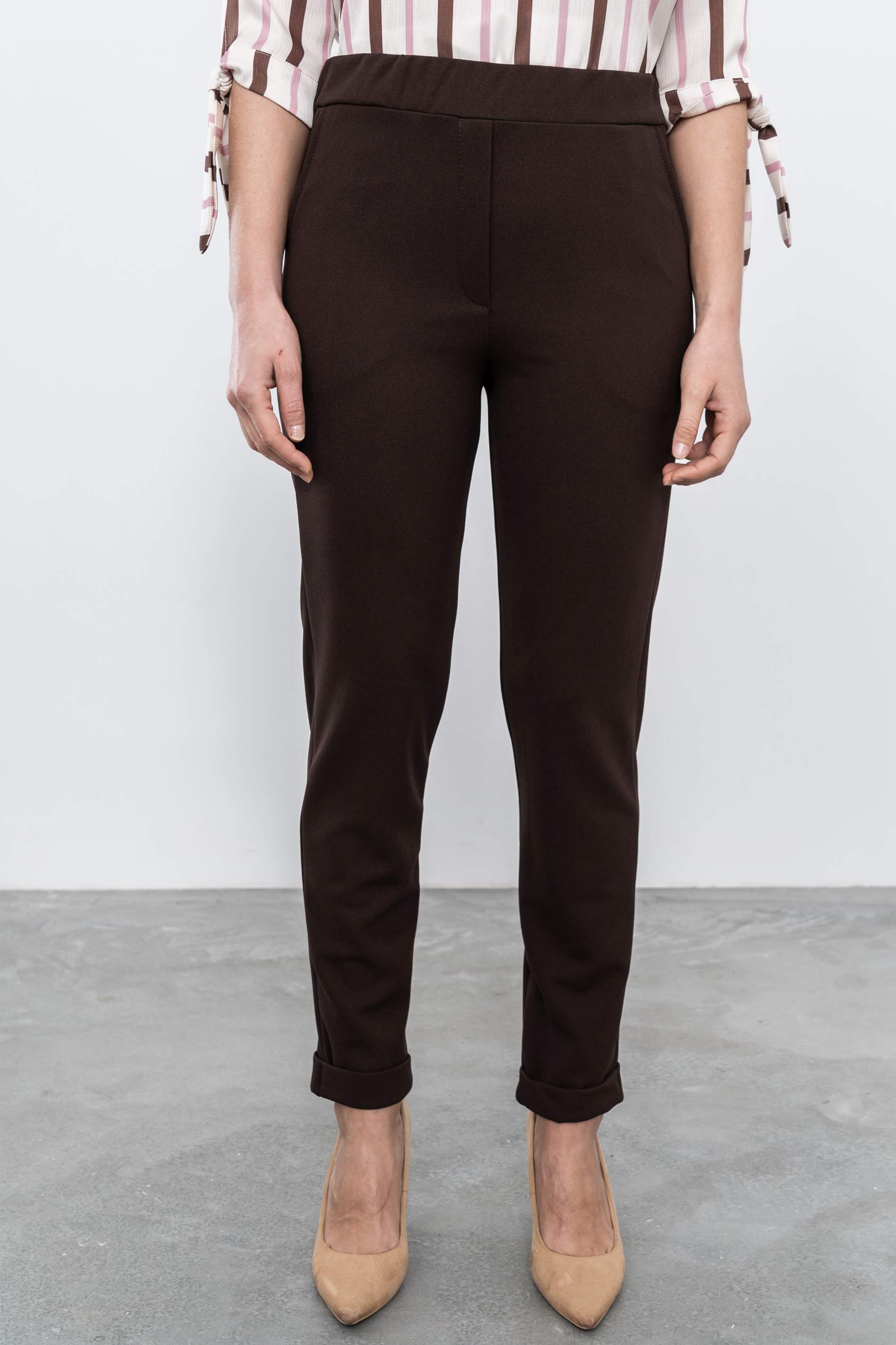 PANTALON GOMA BOLSILLOS CHOCOLATE - Imagen 2