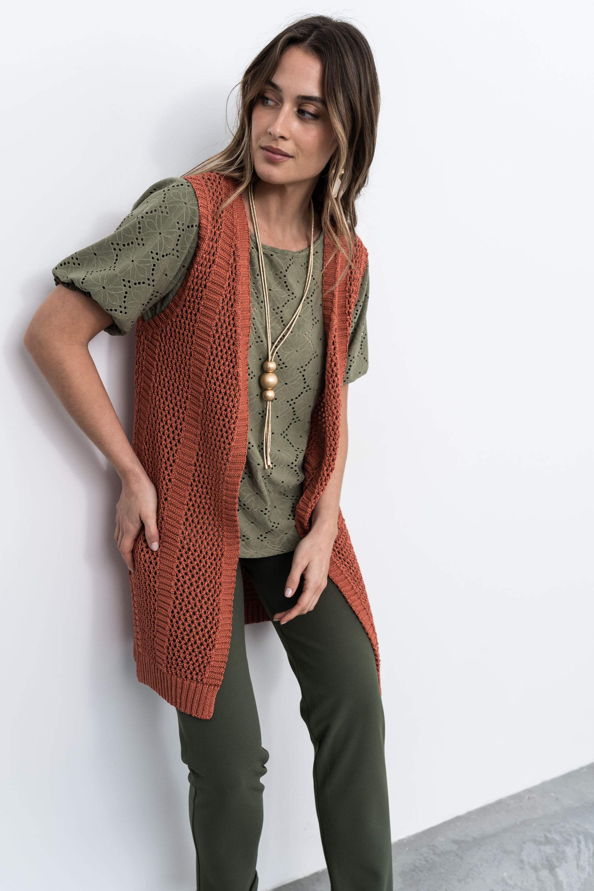 PANTALON GOMA BOLSILLOS KAKI - Imagen 4