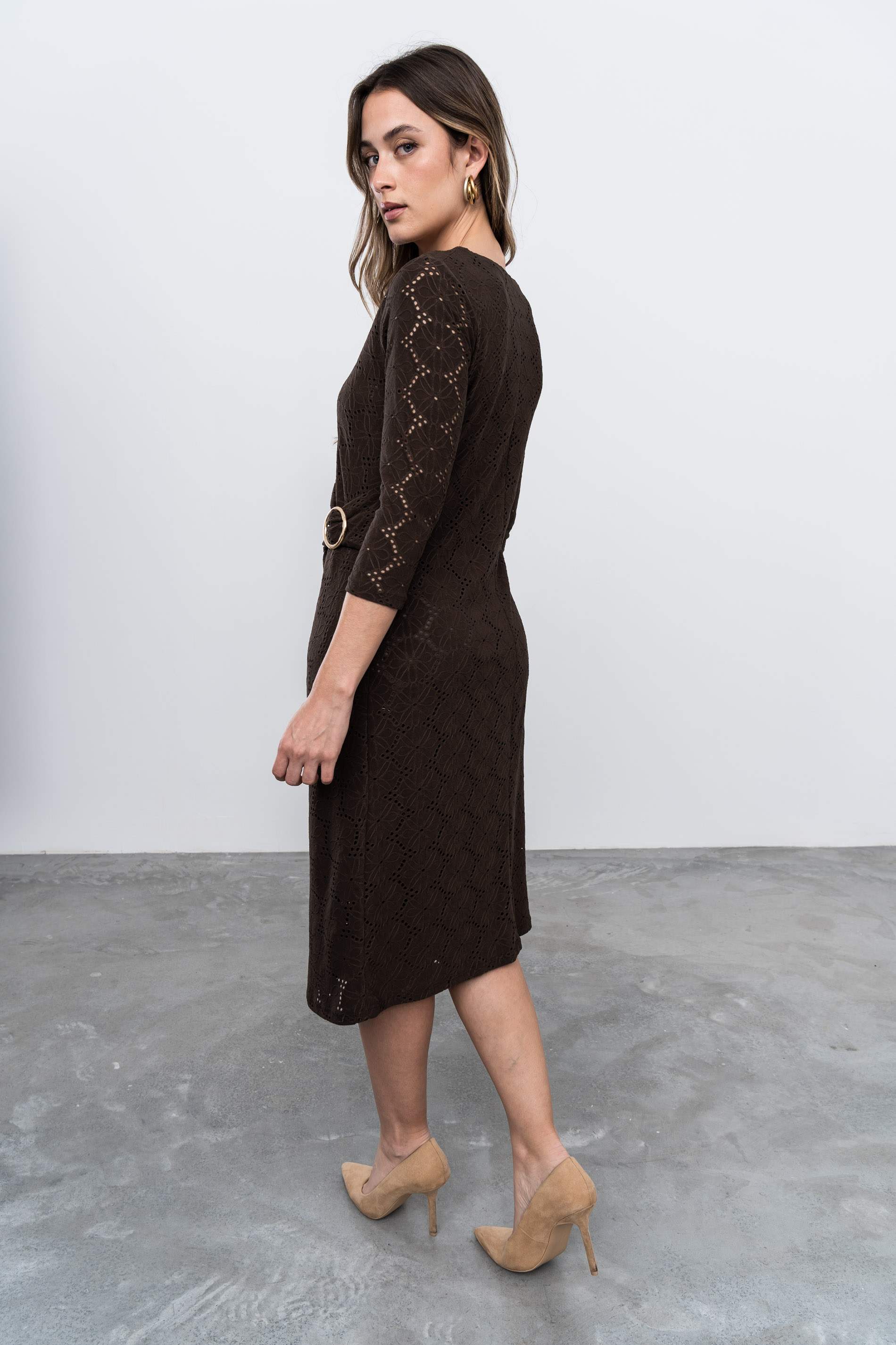 VESTIDO TEJIDO PERFORADO HEBILLA CHOCOLATE - Imagen 8
