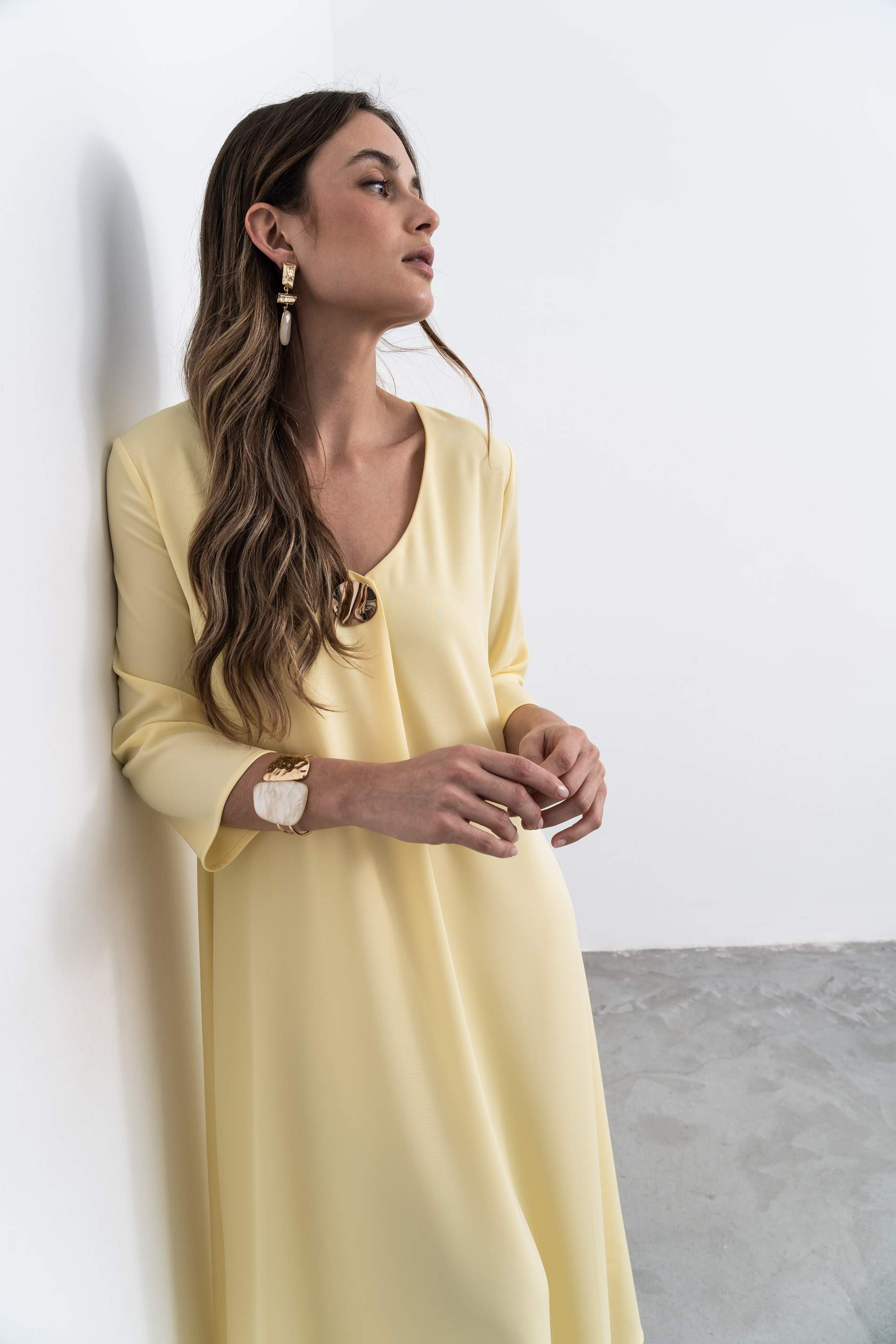 VESTIDO FUELLE BOTON ORO VAINILLA - Imagen 2