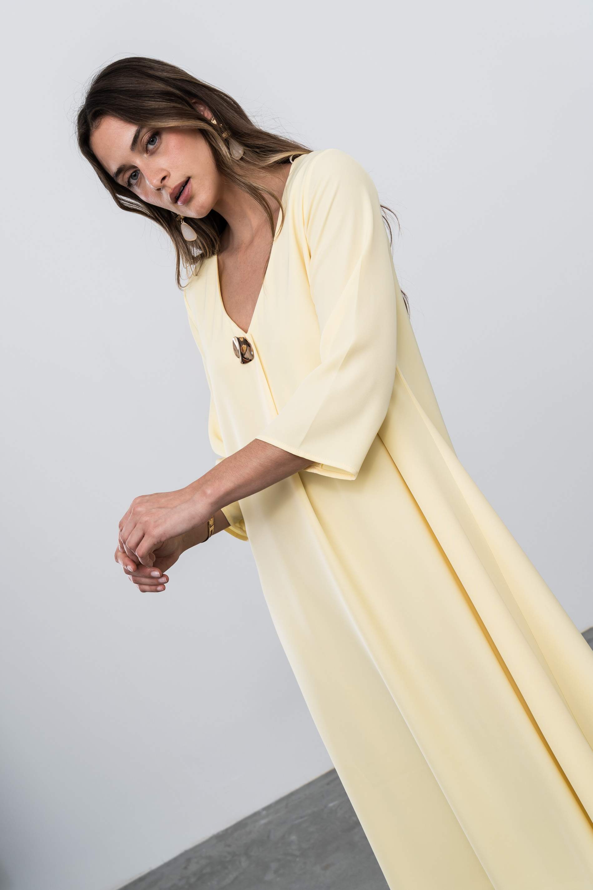 VESTIDO FUELLE BOTON ORO VAINILLA - Imagen 5