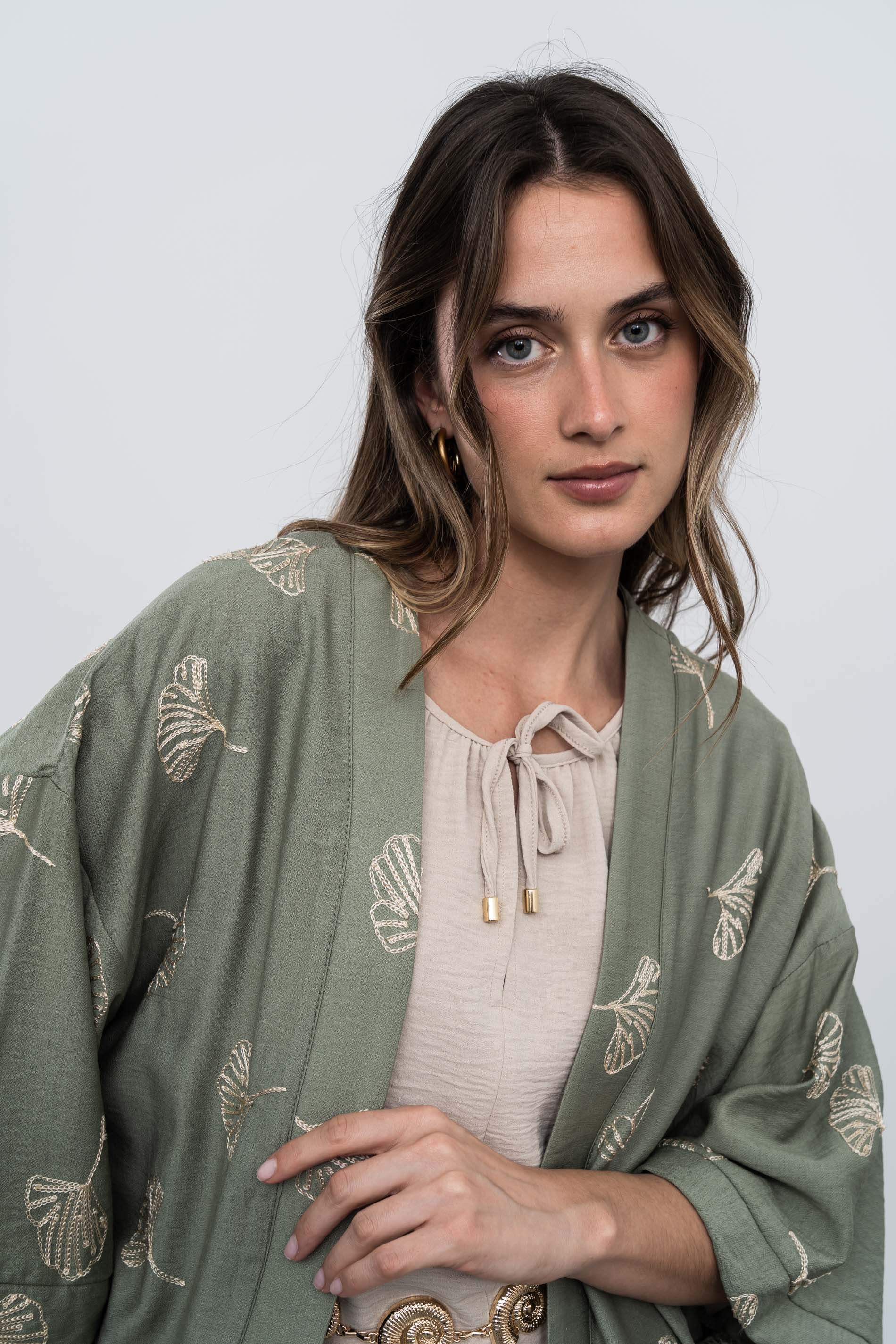 KIMONO BORDADO KAKI - Imagen 3