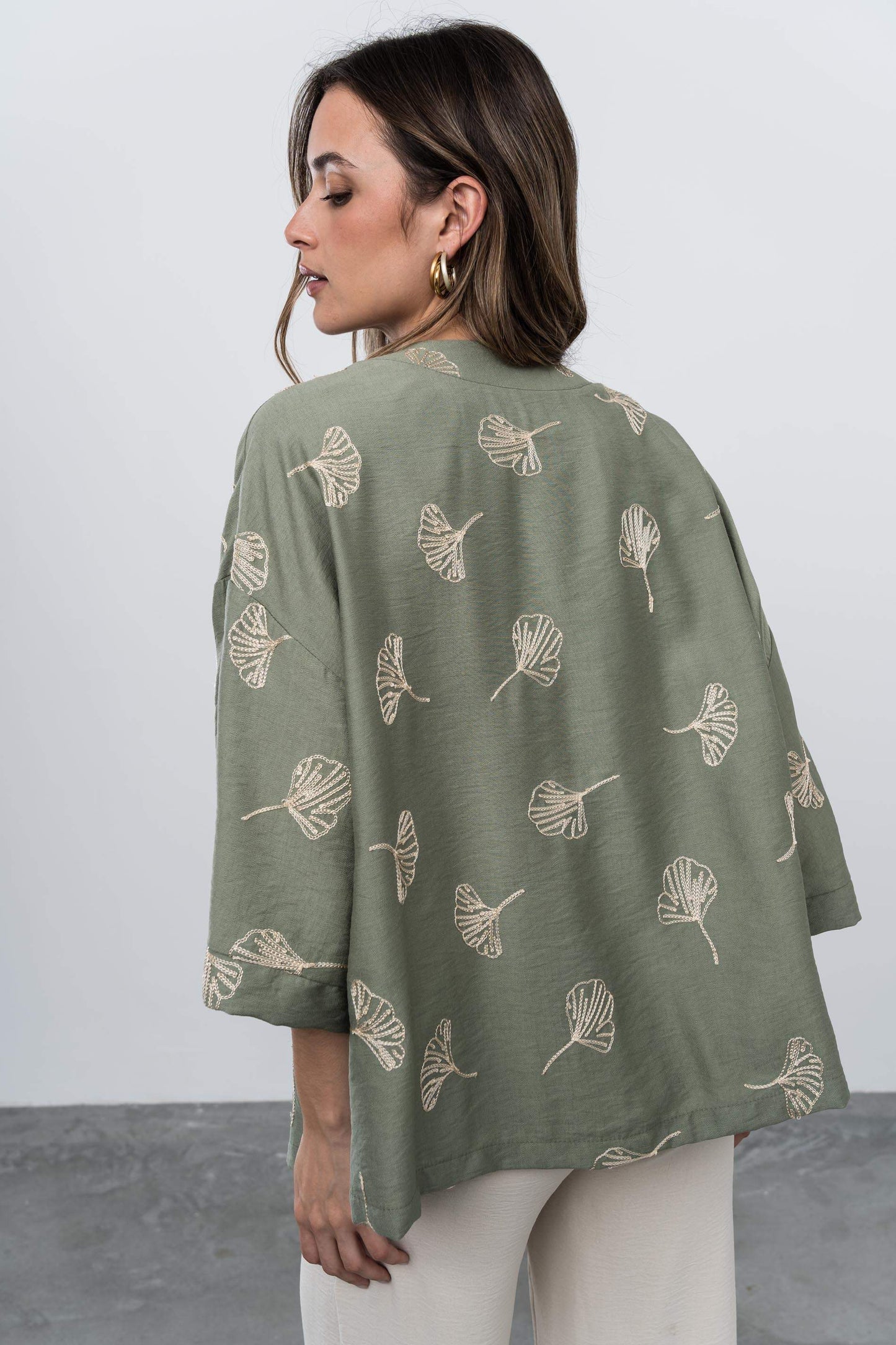 KIMONO BORDADO KAKI - Imagen 8