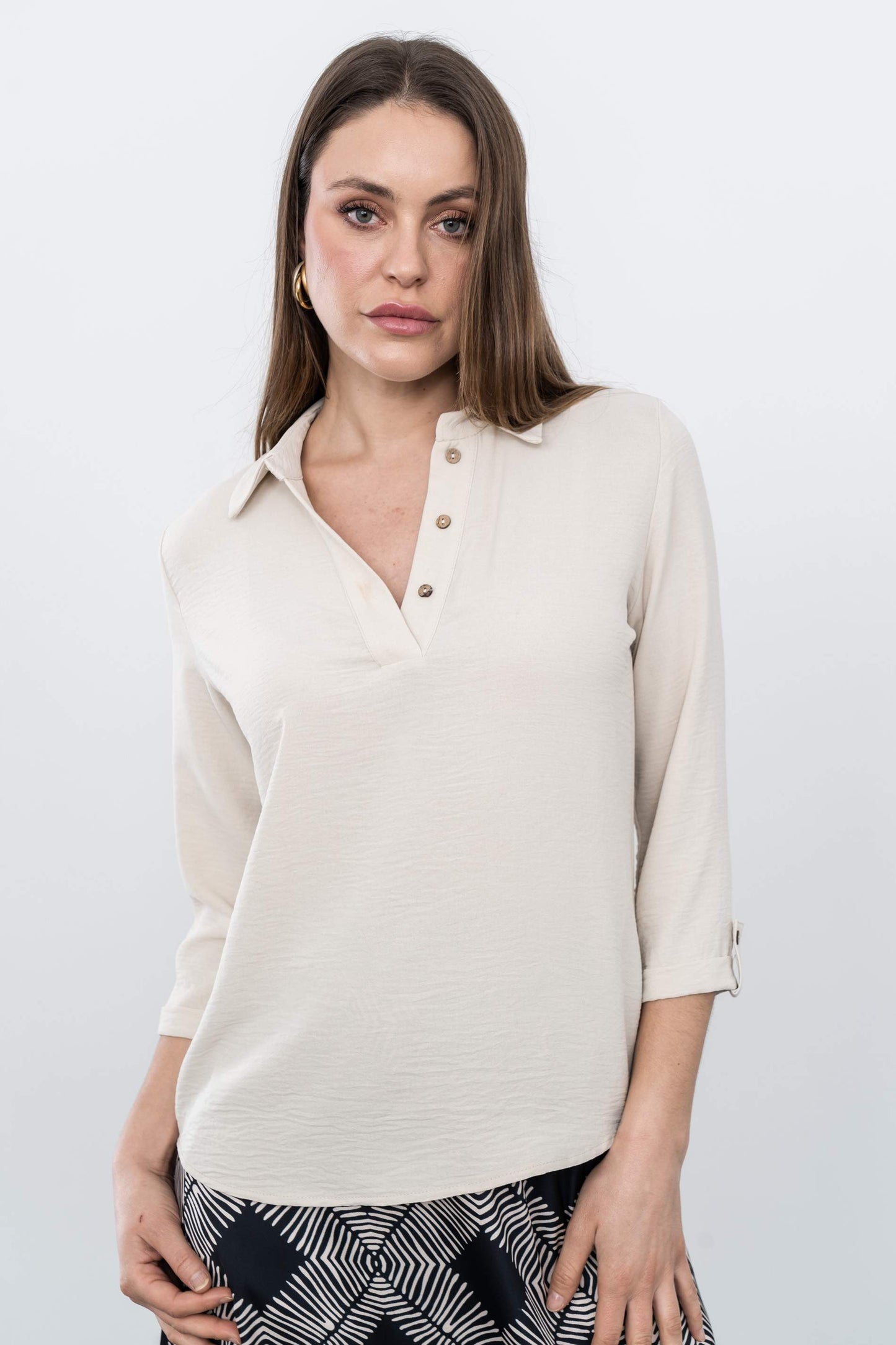 BLUSA CAMISERA BOTONES BEIGE - Imagen 7