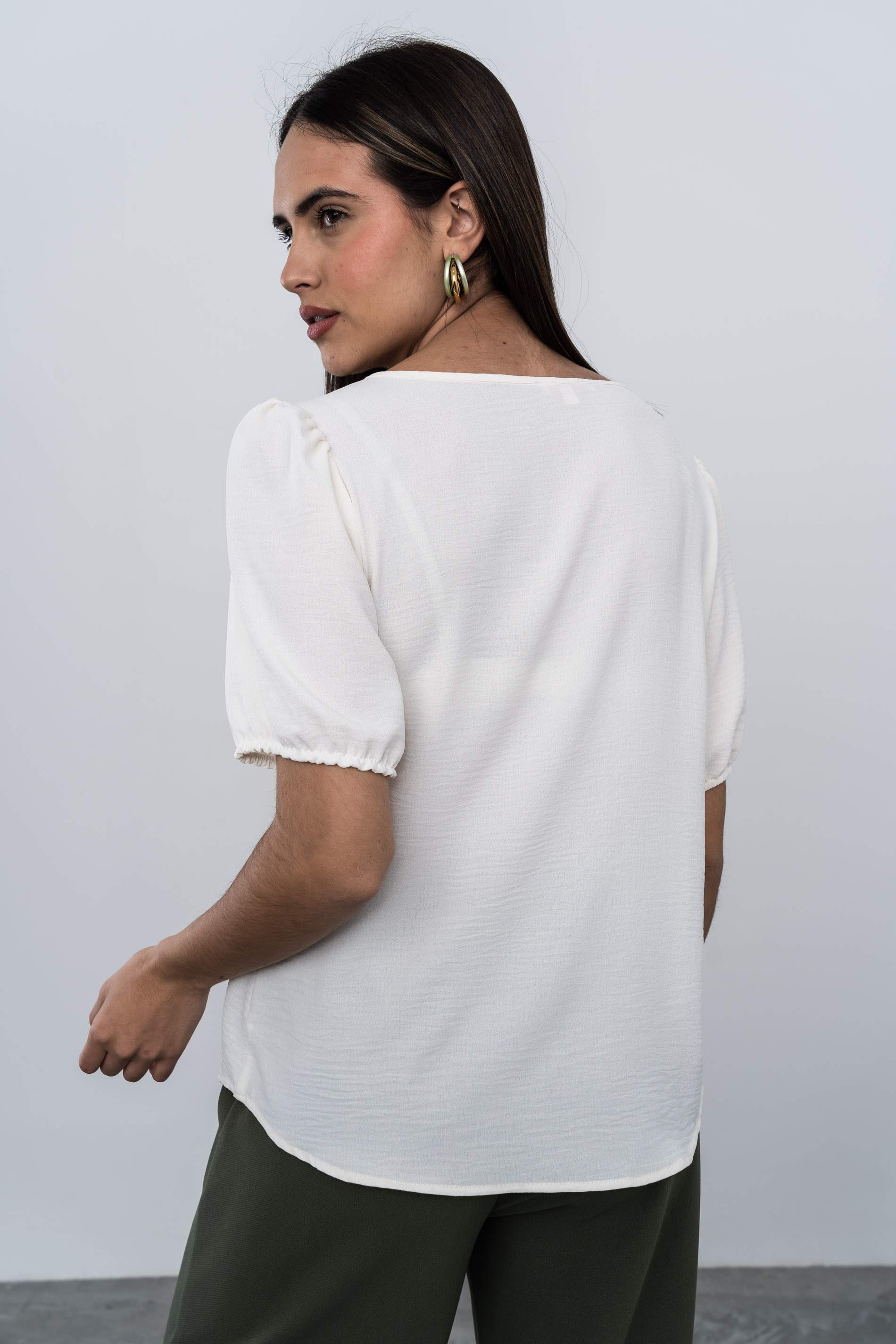 BLUSA DETALLE LAZO ESCOTE MARFIL - Imagen 8