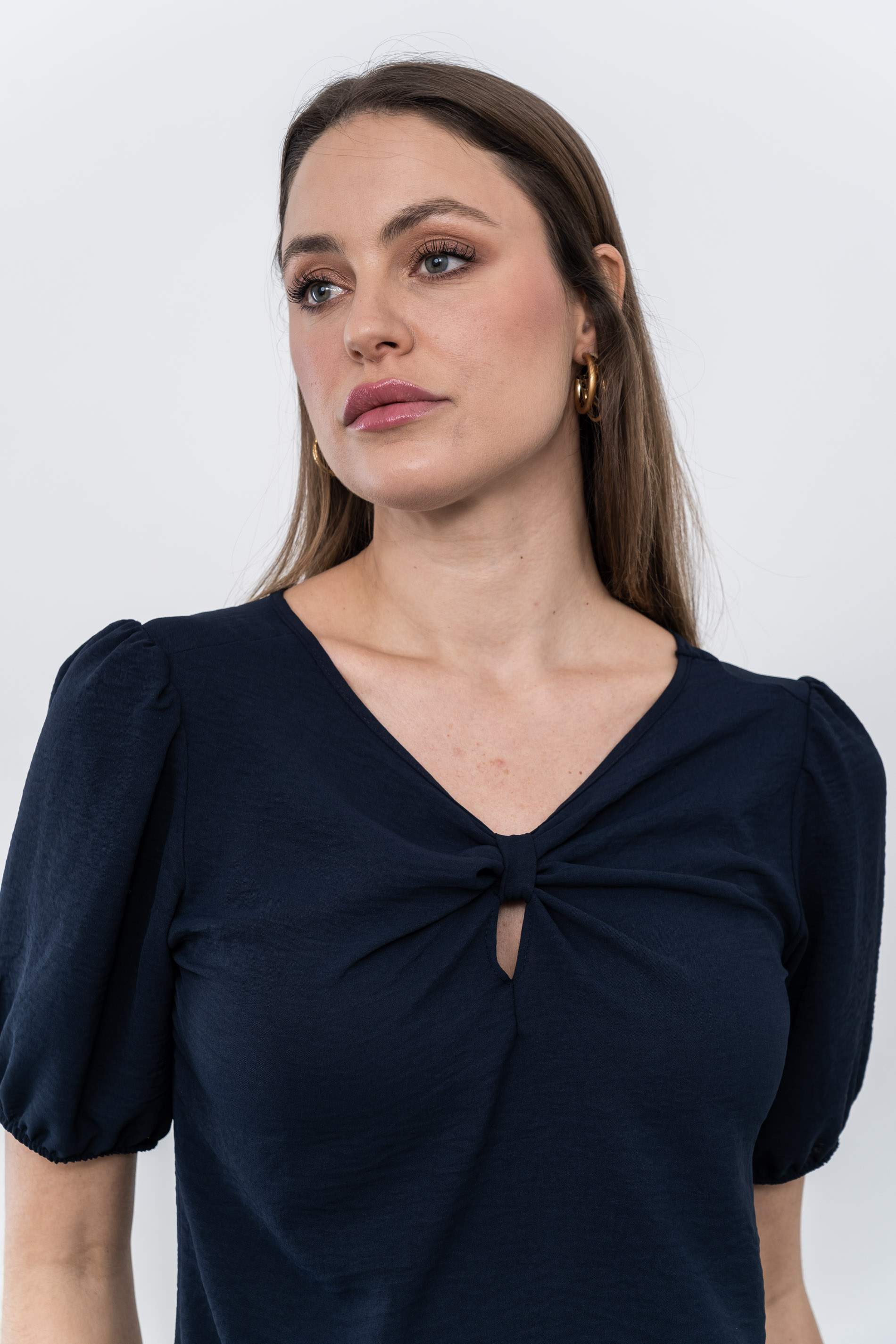 BLUSA DETALLE LAZO ESCOTE MARINO - Imagen 2