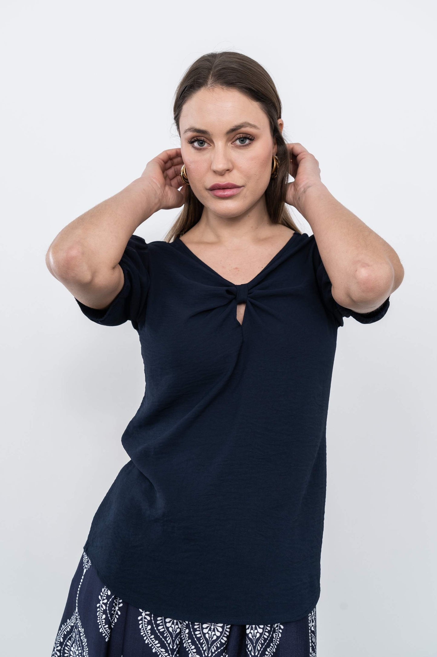 BLUSA DETALLE LAZO ESCOTE MARINO - Imagen 7