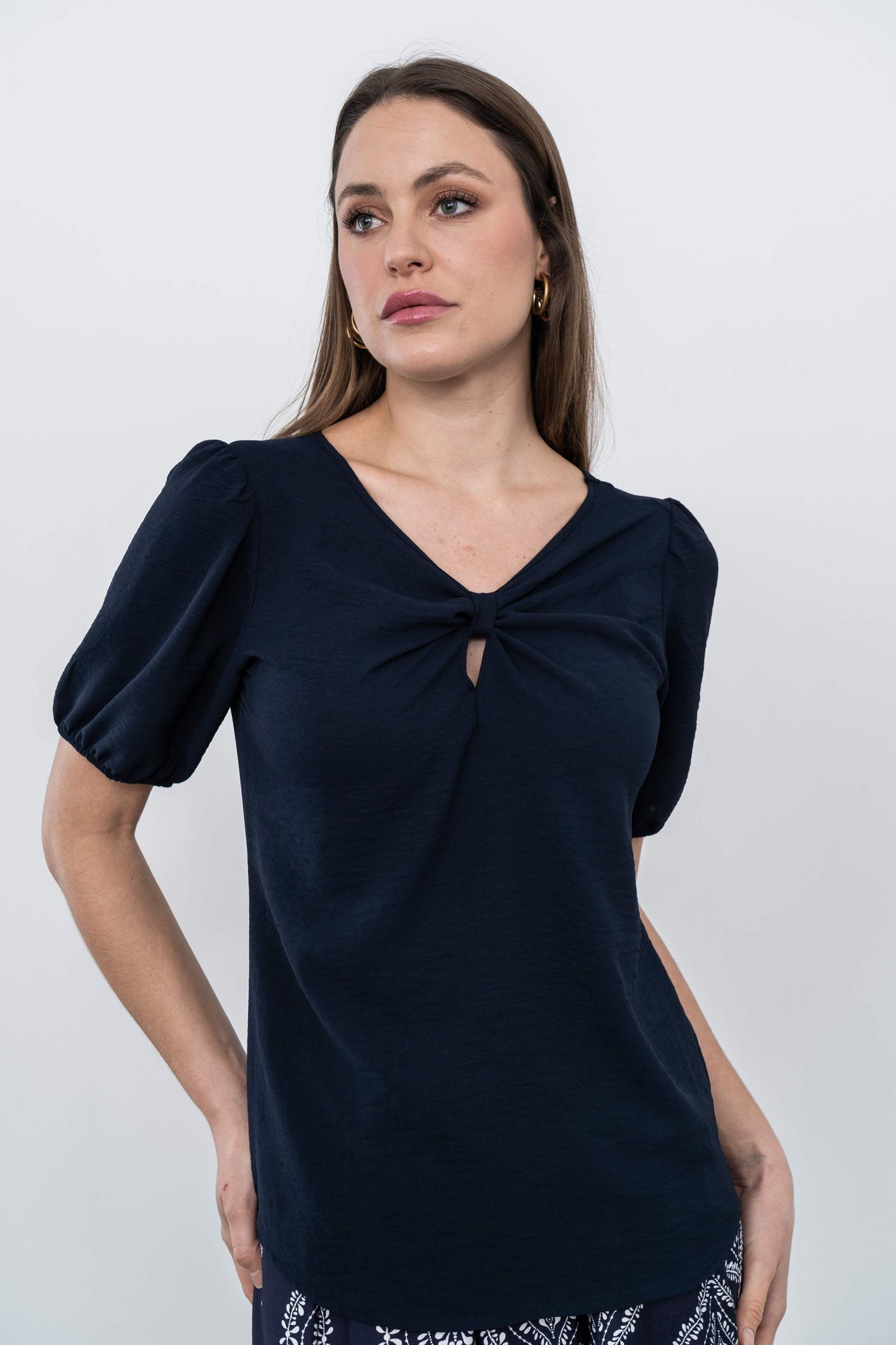 BLUSA DETALLE LAZO ESCOTE MARINO - Imagen 9