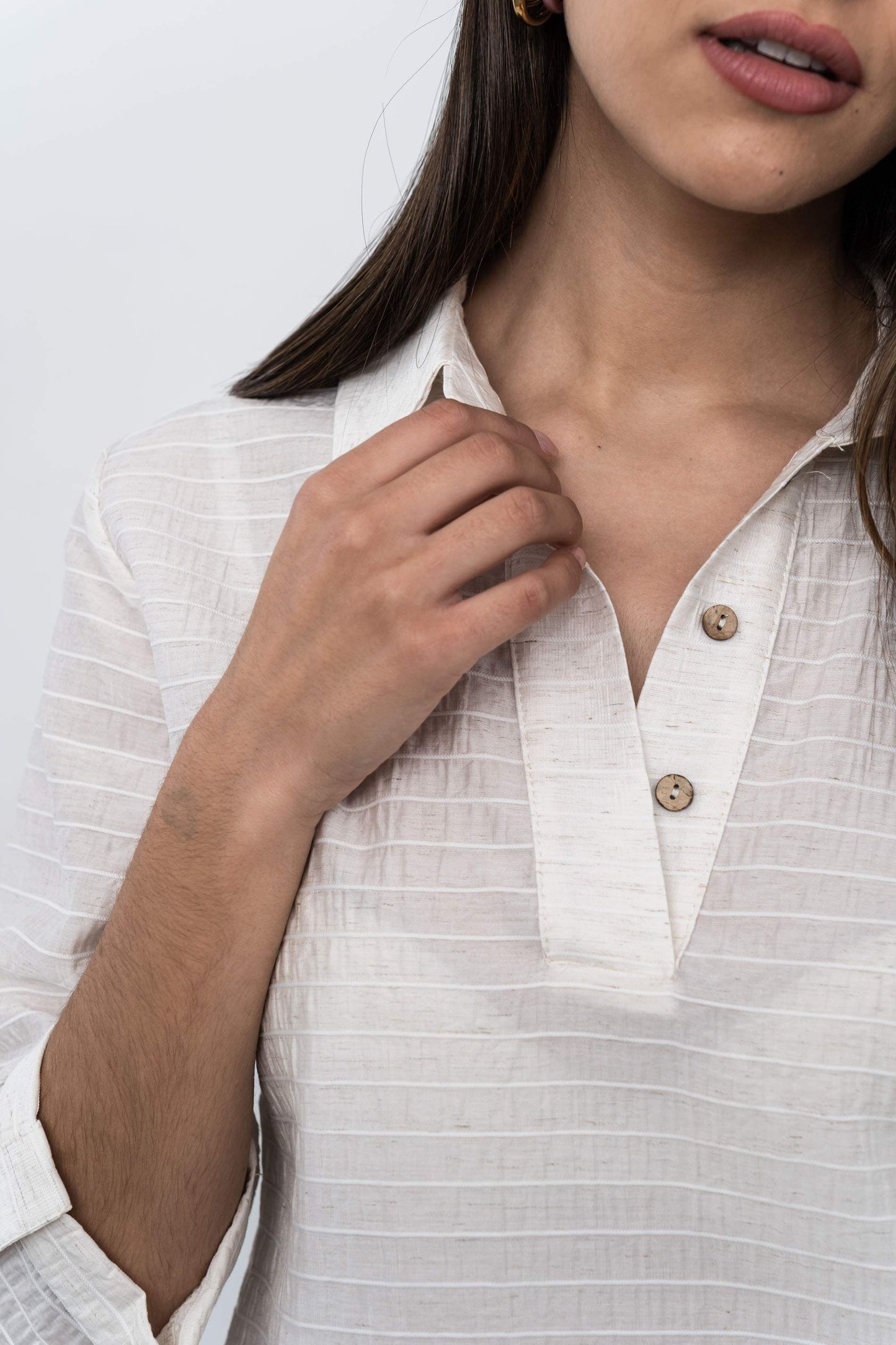 BLUSA CAMISERA TEJIDO RUSTICO NATURAL - Imagen 3