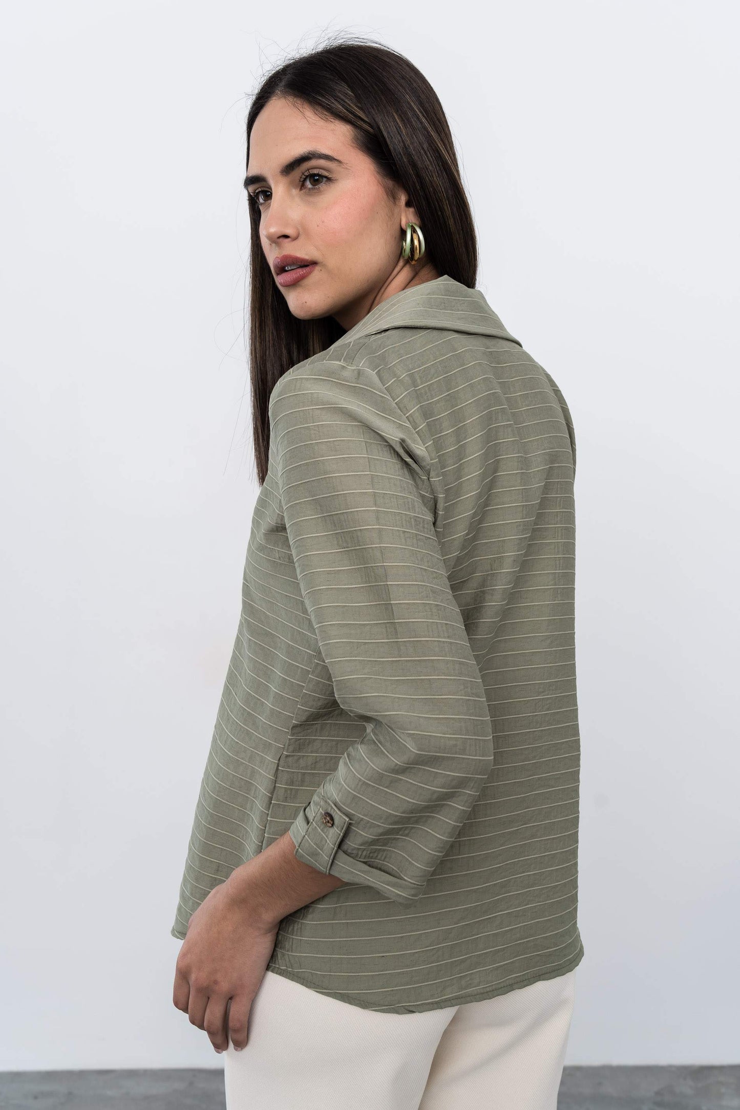 BLUSA CAMISERA TEJIDO RUSTICO KAKI - Imagen 10