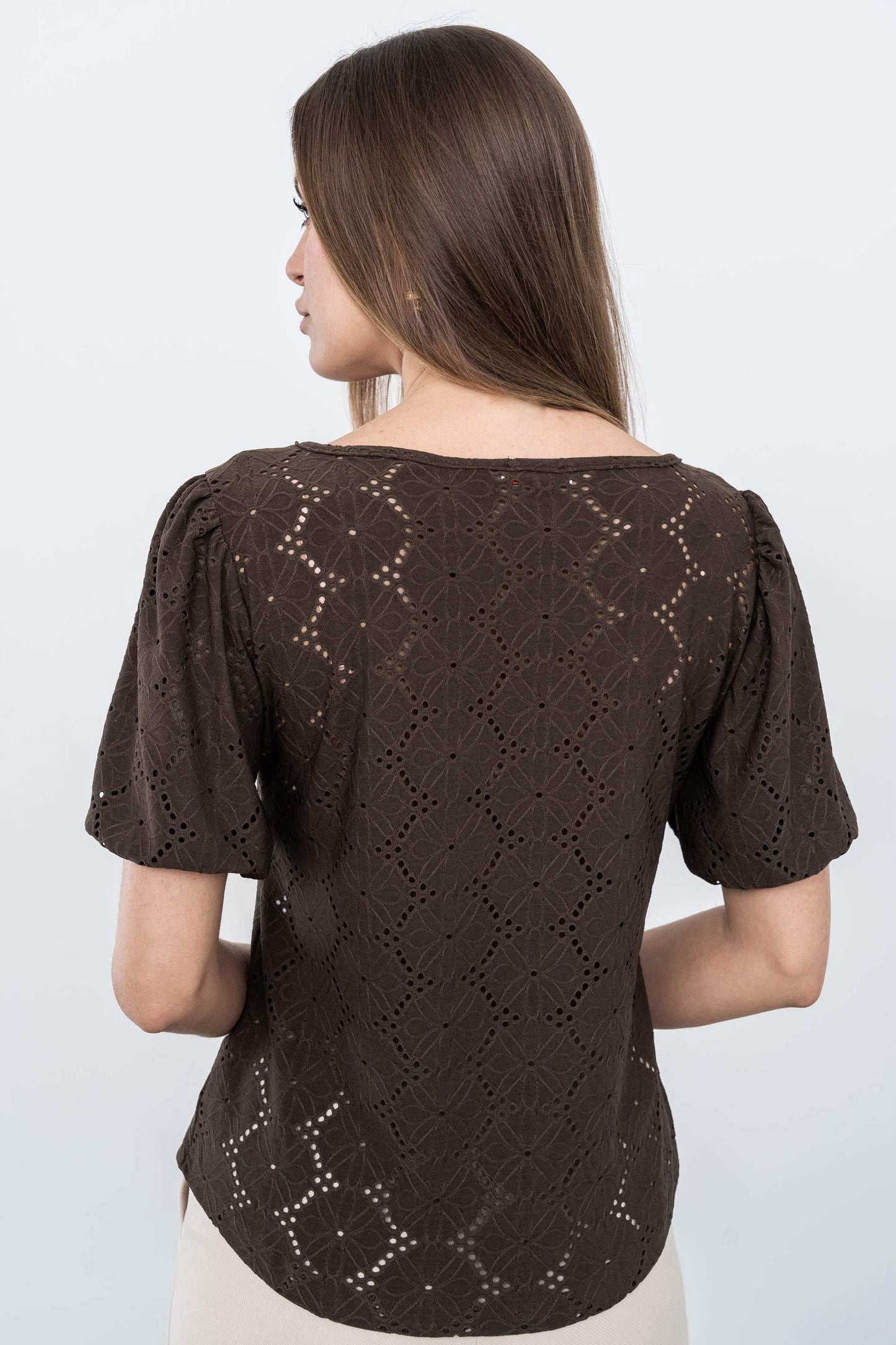 BLUSA TEJIDO PERFORADO CHOCOLATE - Imagen 8