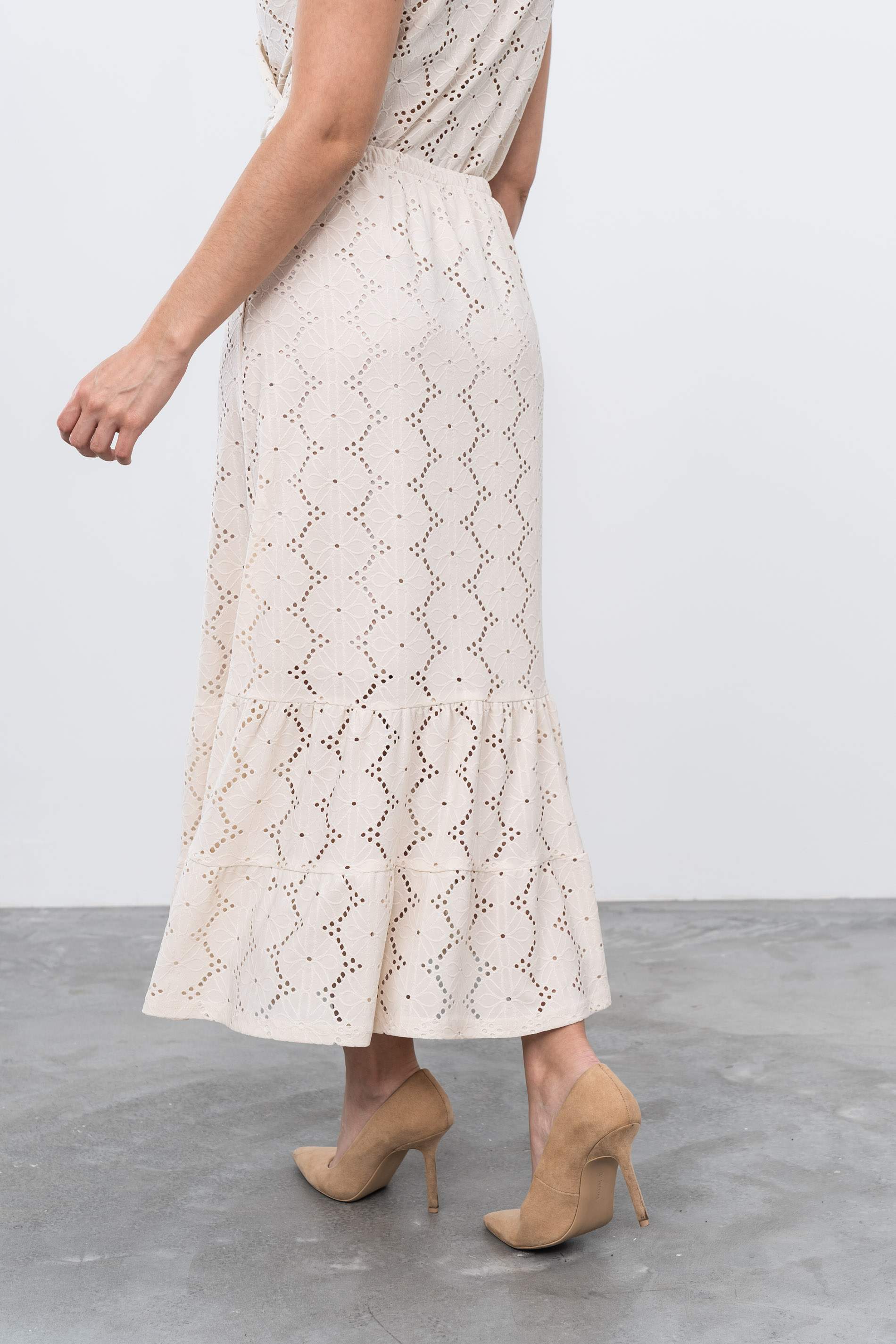 FALDA TEJIDO PERFORADO BEIGE - Imagen 7