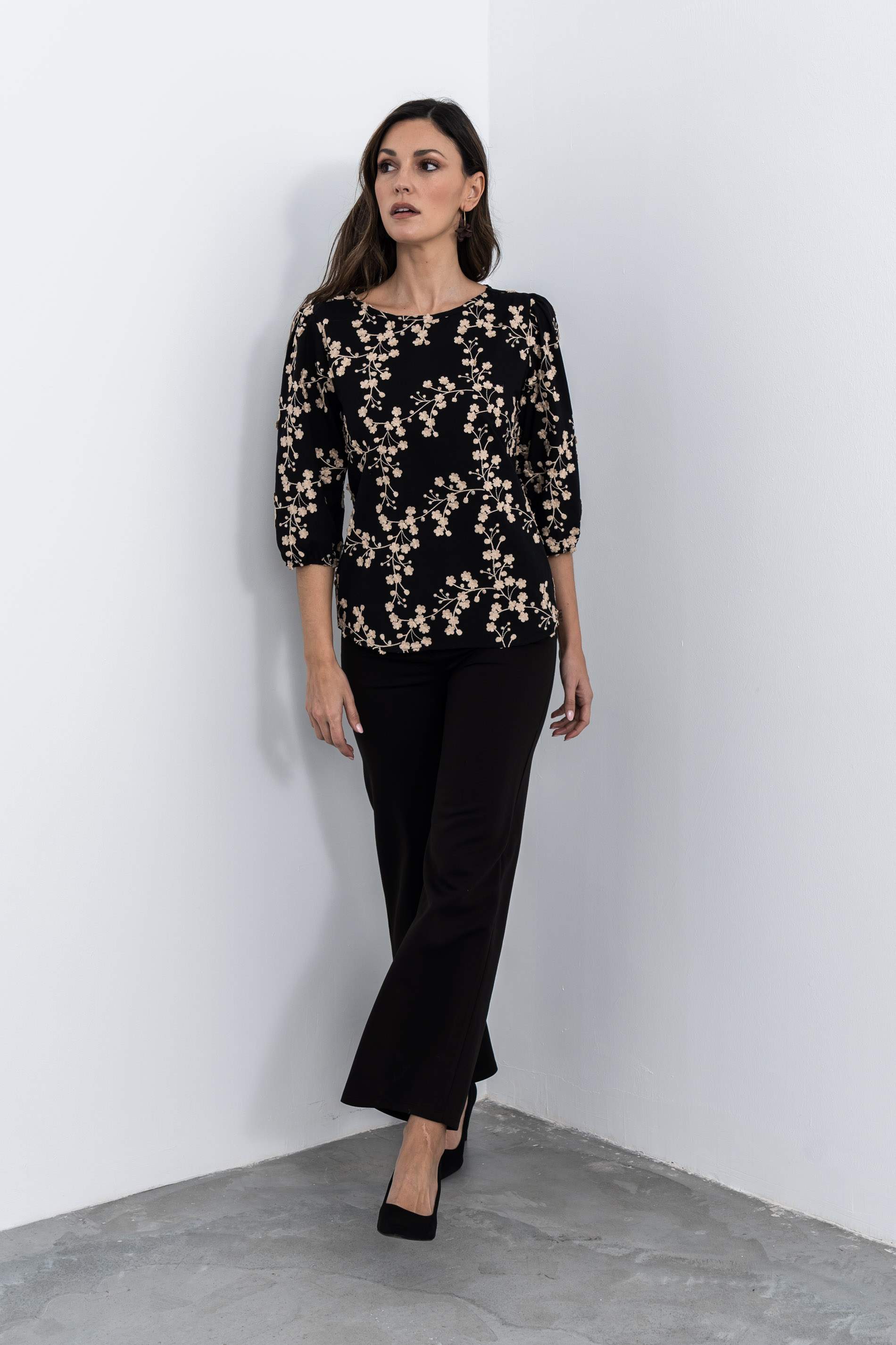 BLUSA TEJIDO FANTASIA RAMILLETE NEGRO