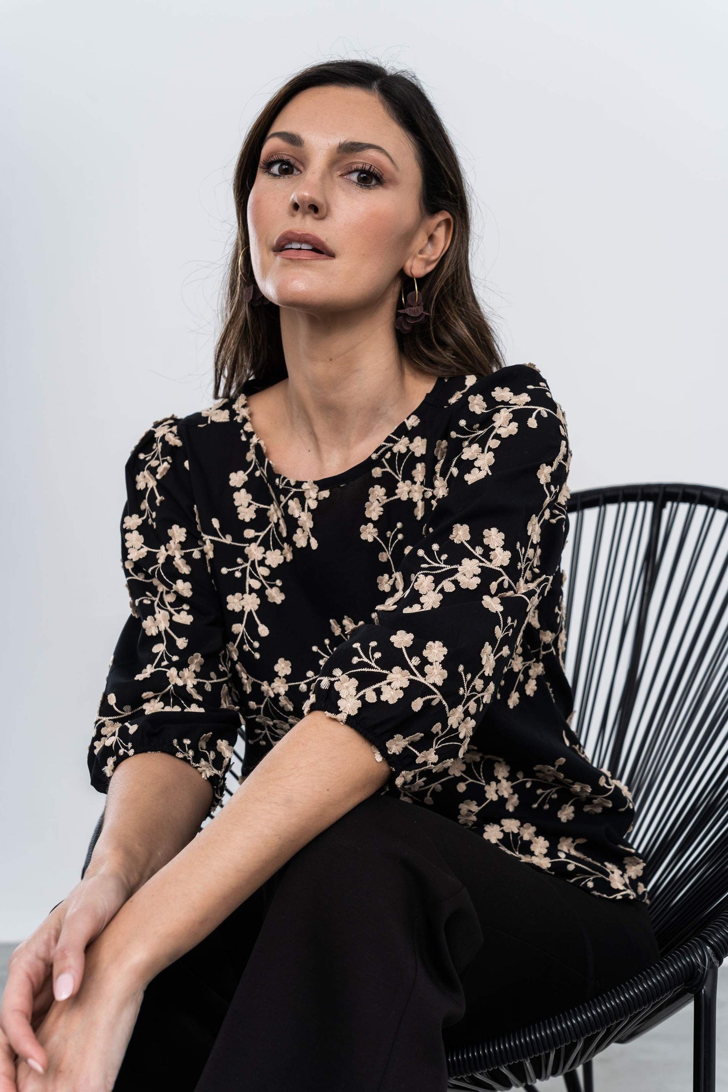 BLUSA TEJIDO FANTASIA RAMILLETE NEGRO - Imagen 6