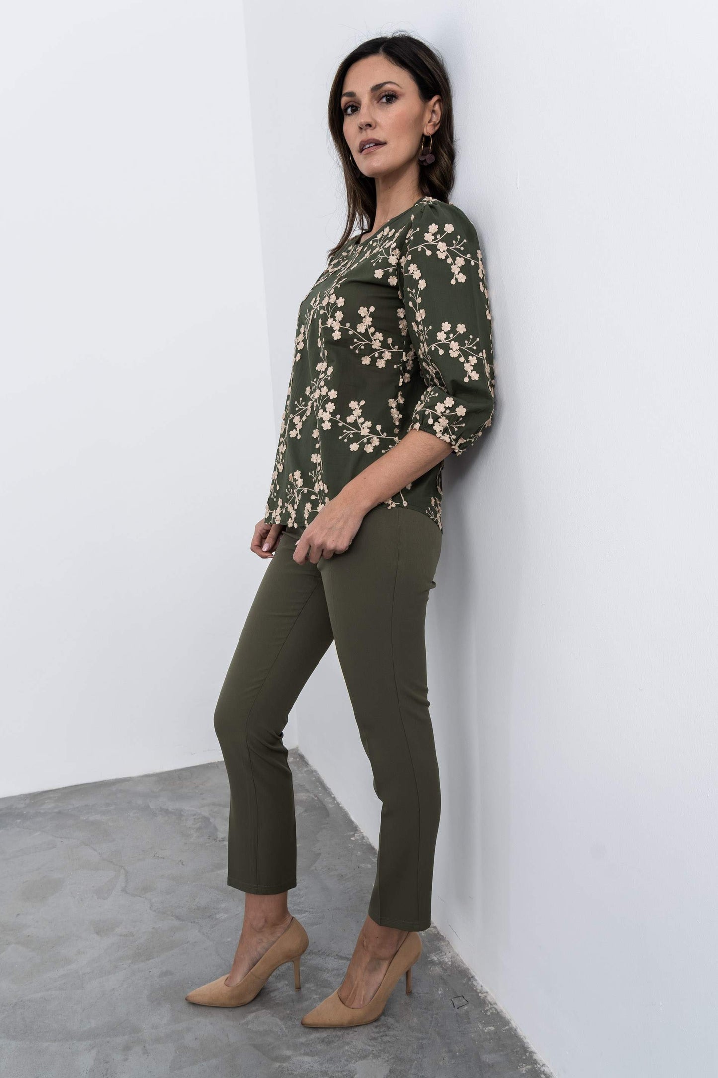 BLUSA TEJIDO FANTASIA RAMILLETES KAKI - Imagen 8