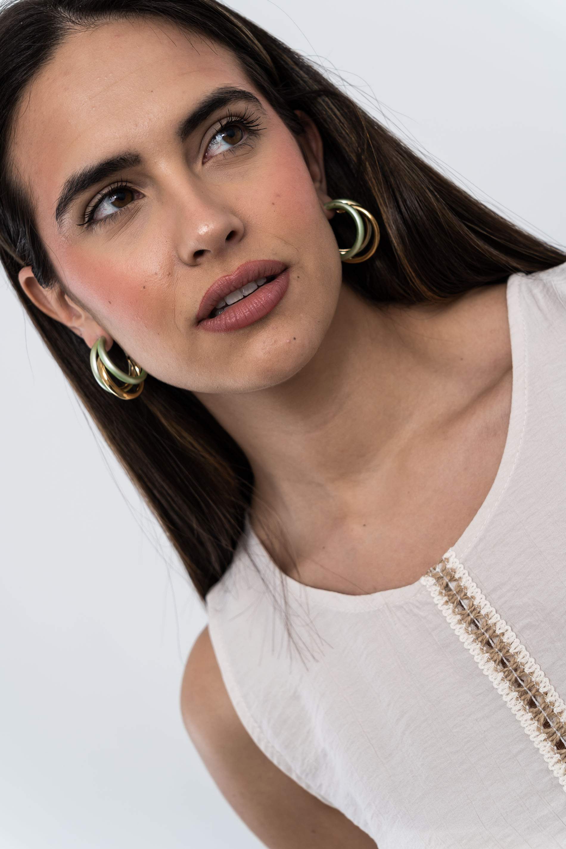 TOP DETALLE CUERDA BEIGE - Imagen 10