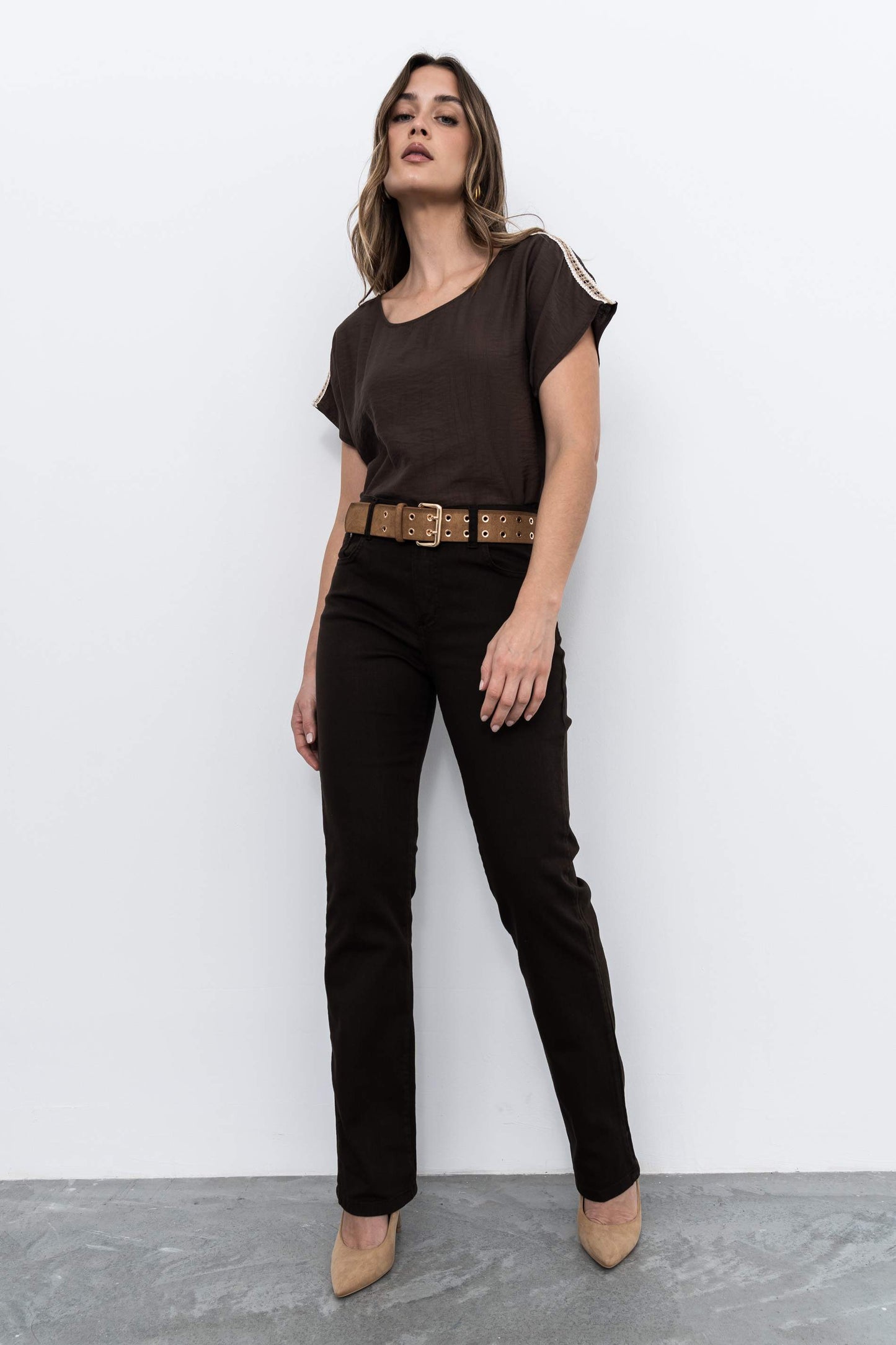 BLUSA DETALLE CUERDA CHOCOLATE - Imagen 5