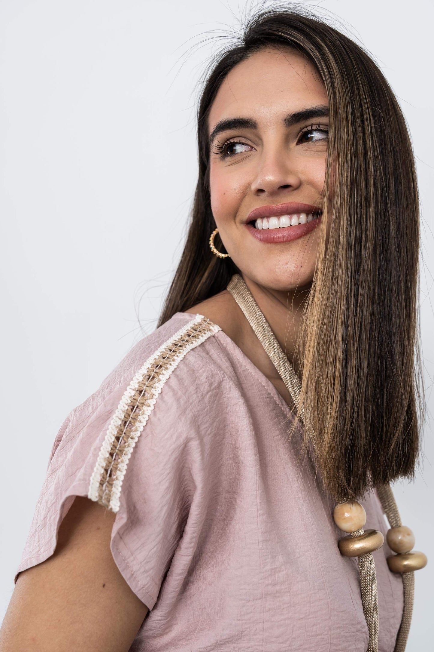BLUSA DETALLE CUERDA NUDE - Imagen 4