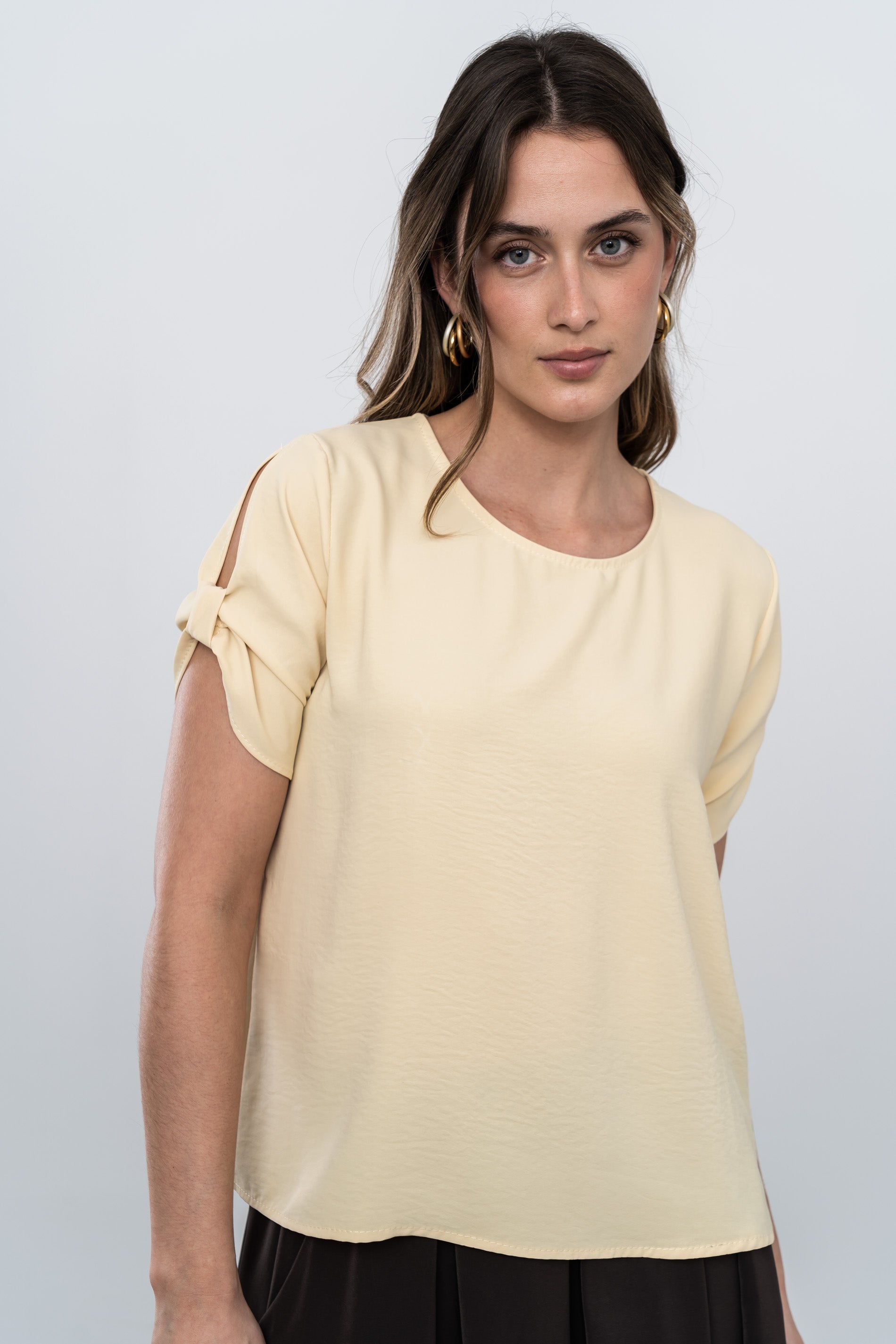 BLUSA MANGA CORTA RECOGIDA VAINILLA - Imagen 4