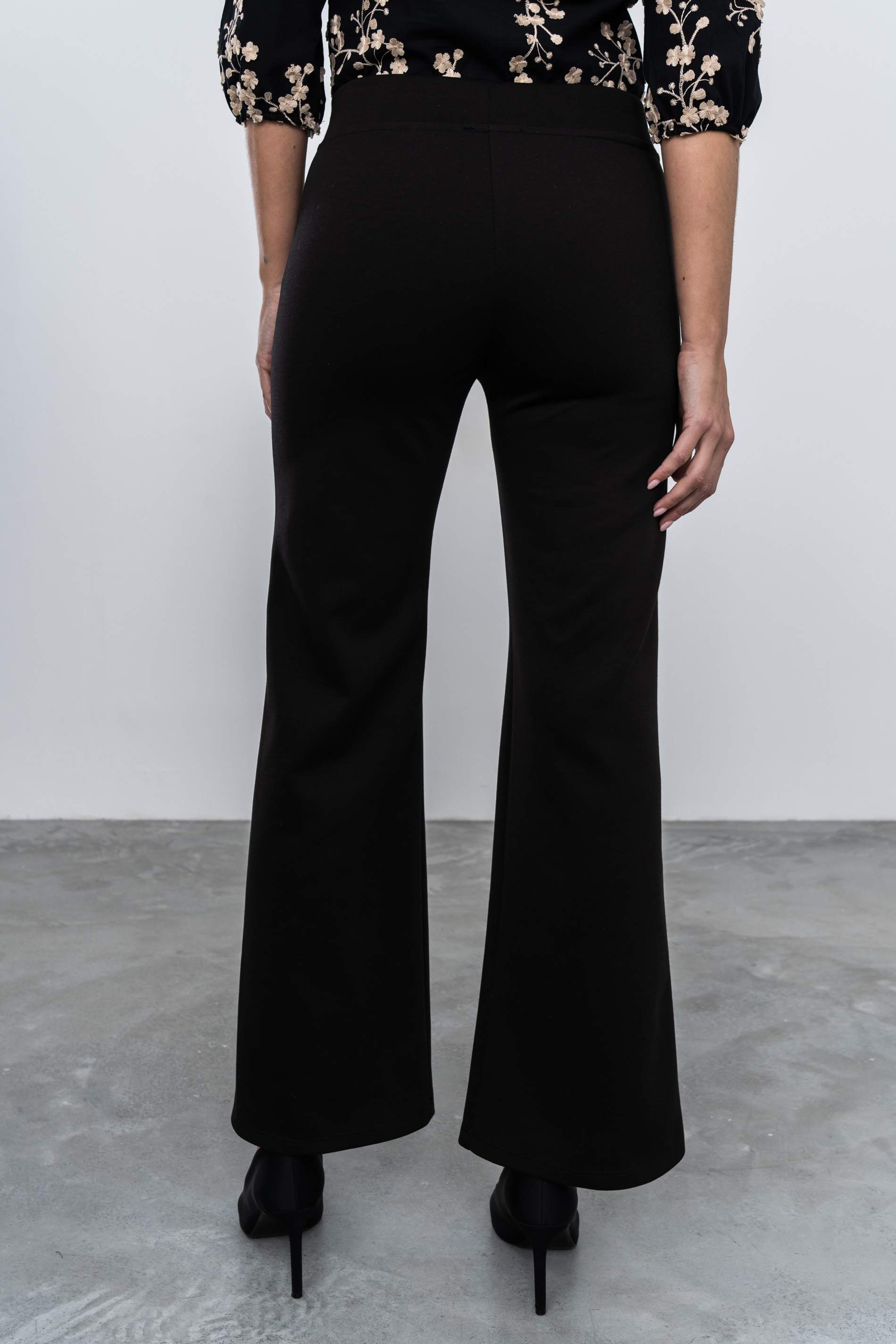 PANTALON RECTO NEGRO - Imagen 4