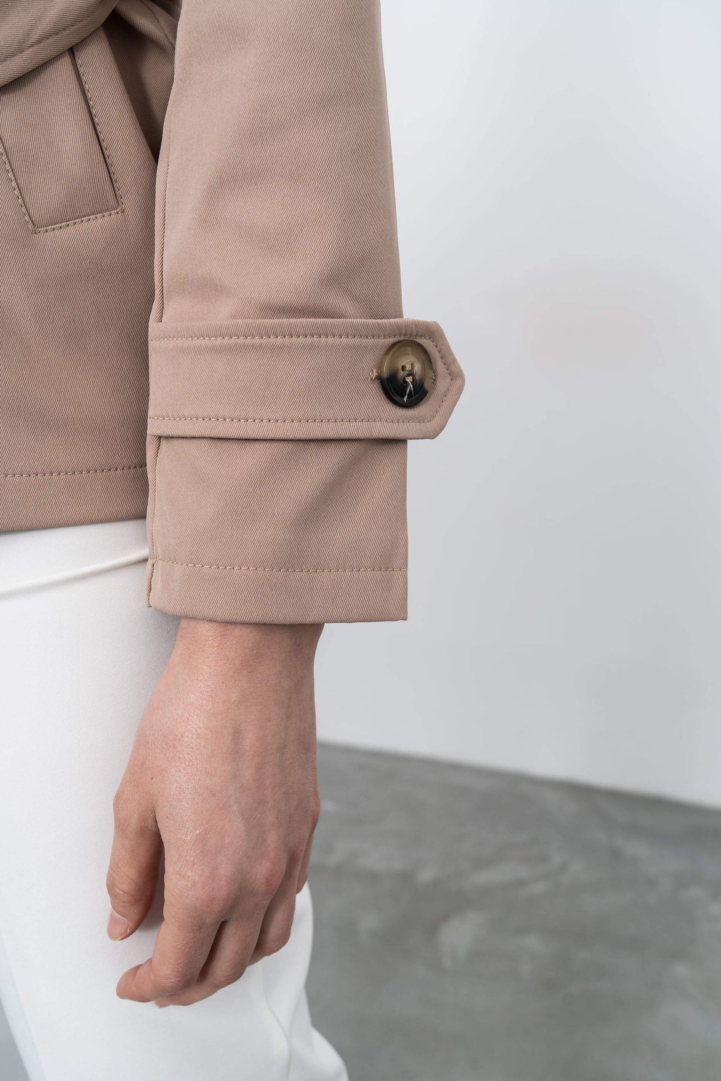 TRENCH CINTURON CAMEL - Imagen 8