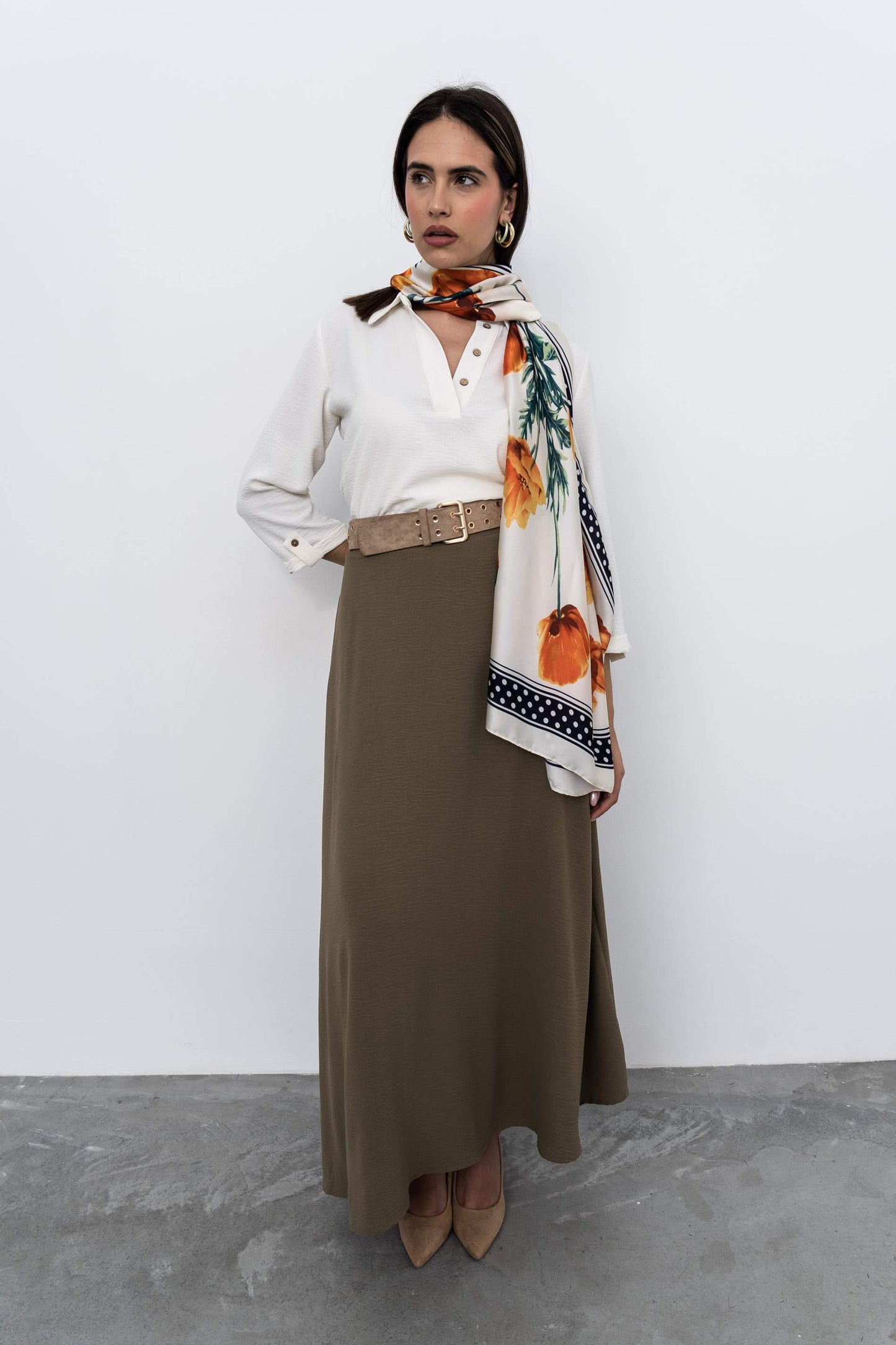 CINTURON EFECTO ANTE TACHAS TAUPE