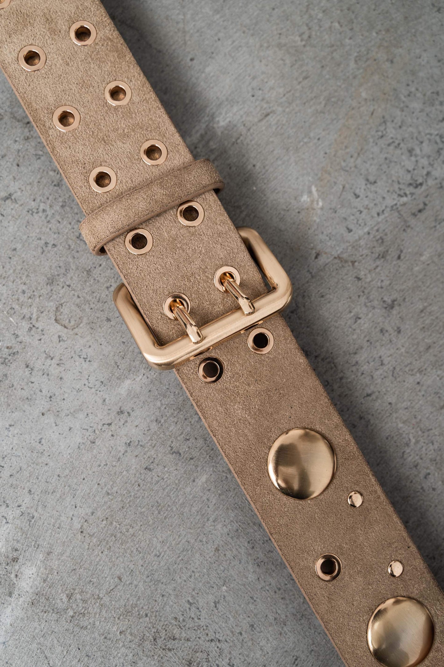 CINTURON EFECTO ANTE TACHAS TAUPE - Imagen 3