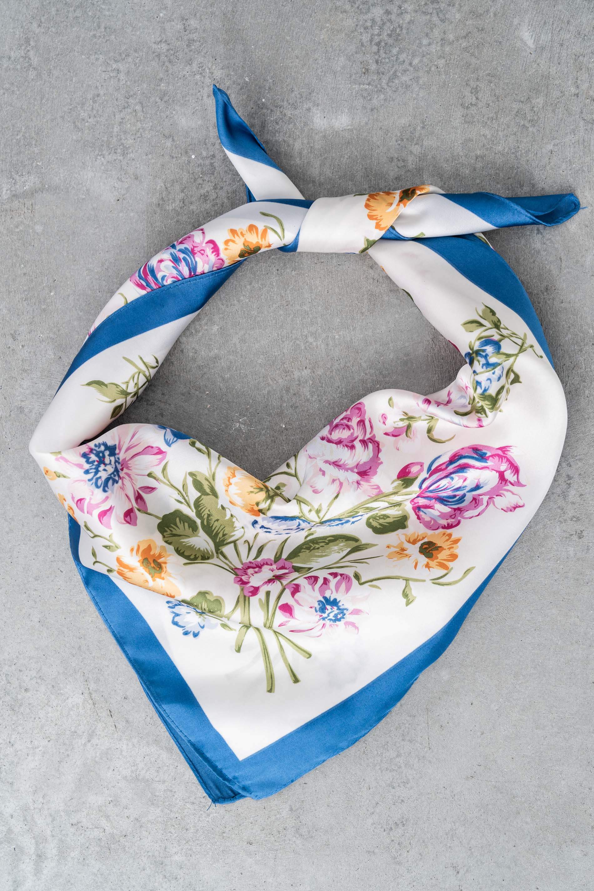 PANUELO EFECTO SEDA FLORAL - Imagen 3