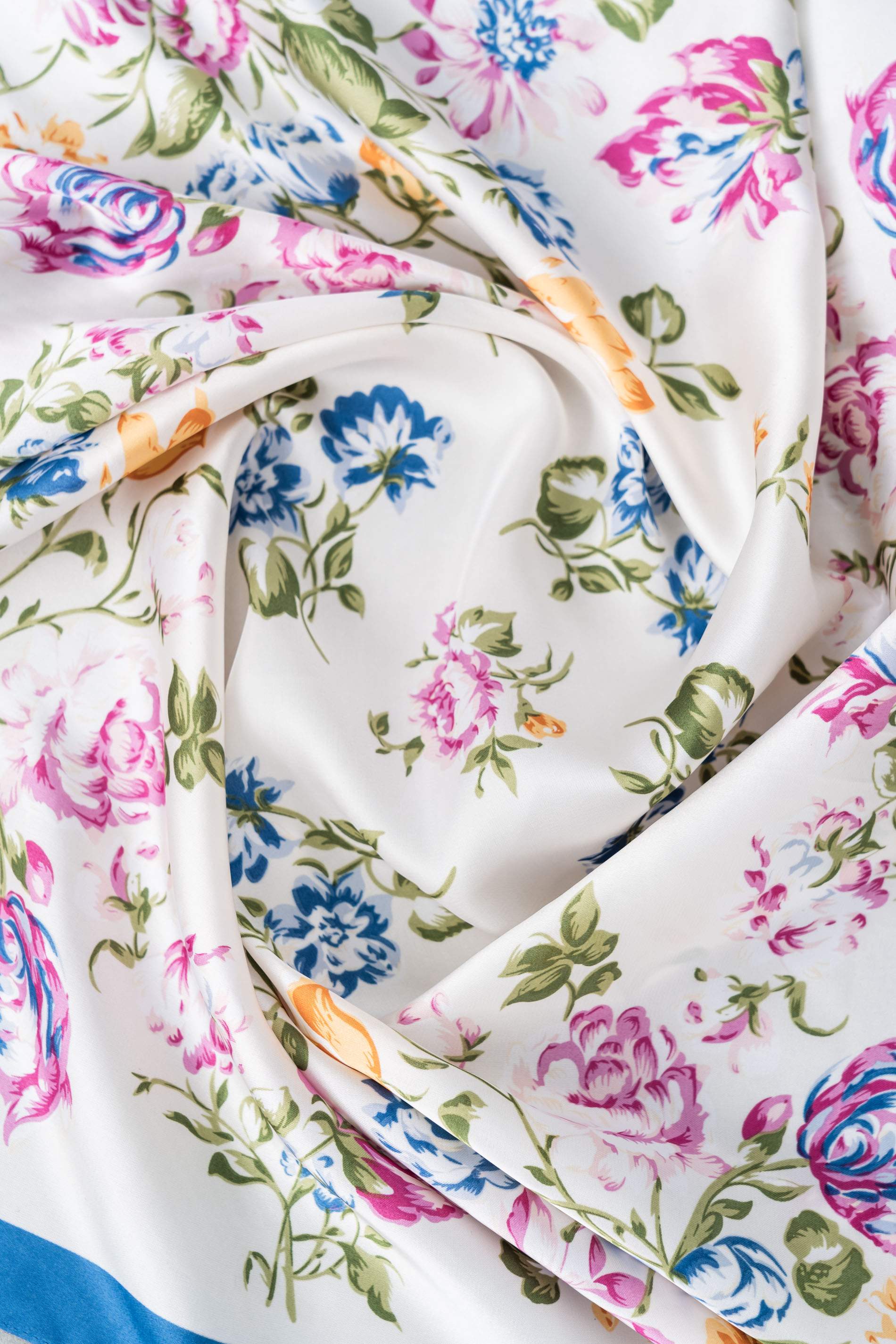 PANUELO EFECTO SEDA FLORAL - Imagen 4