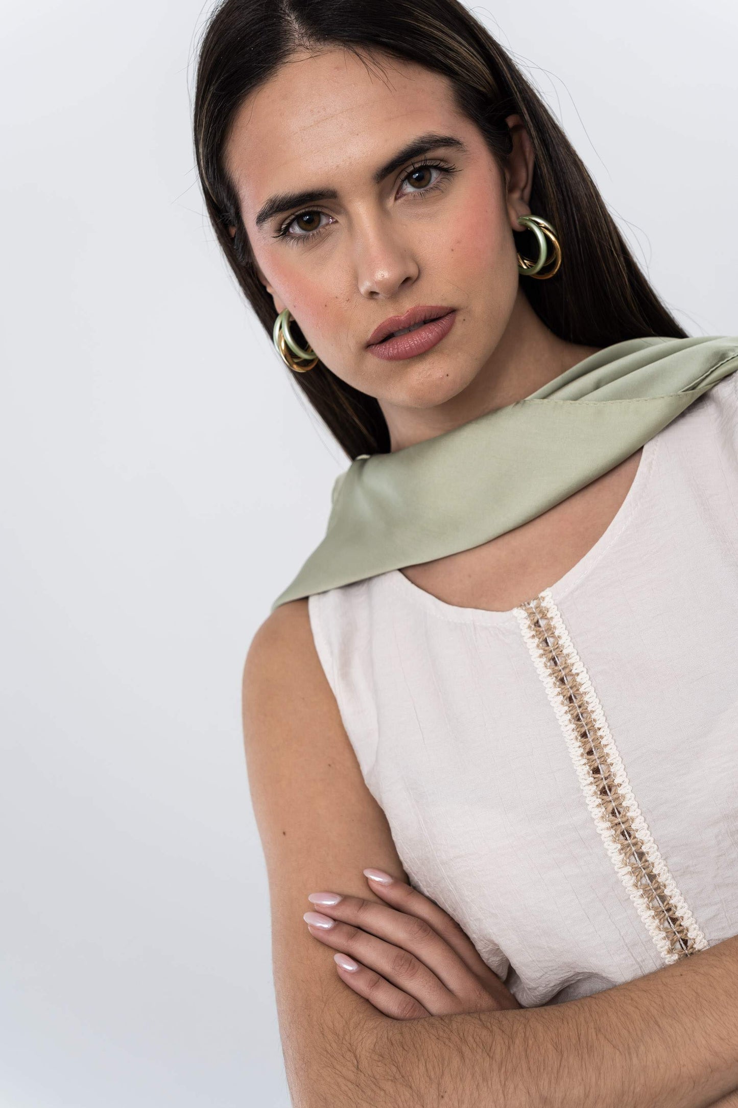 PANUELO EFECTO SEDA OLIVA - Imagen 3