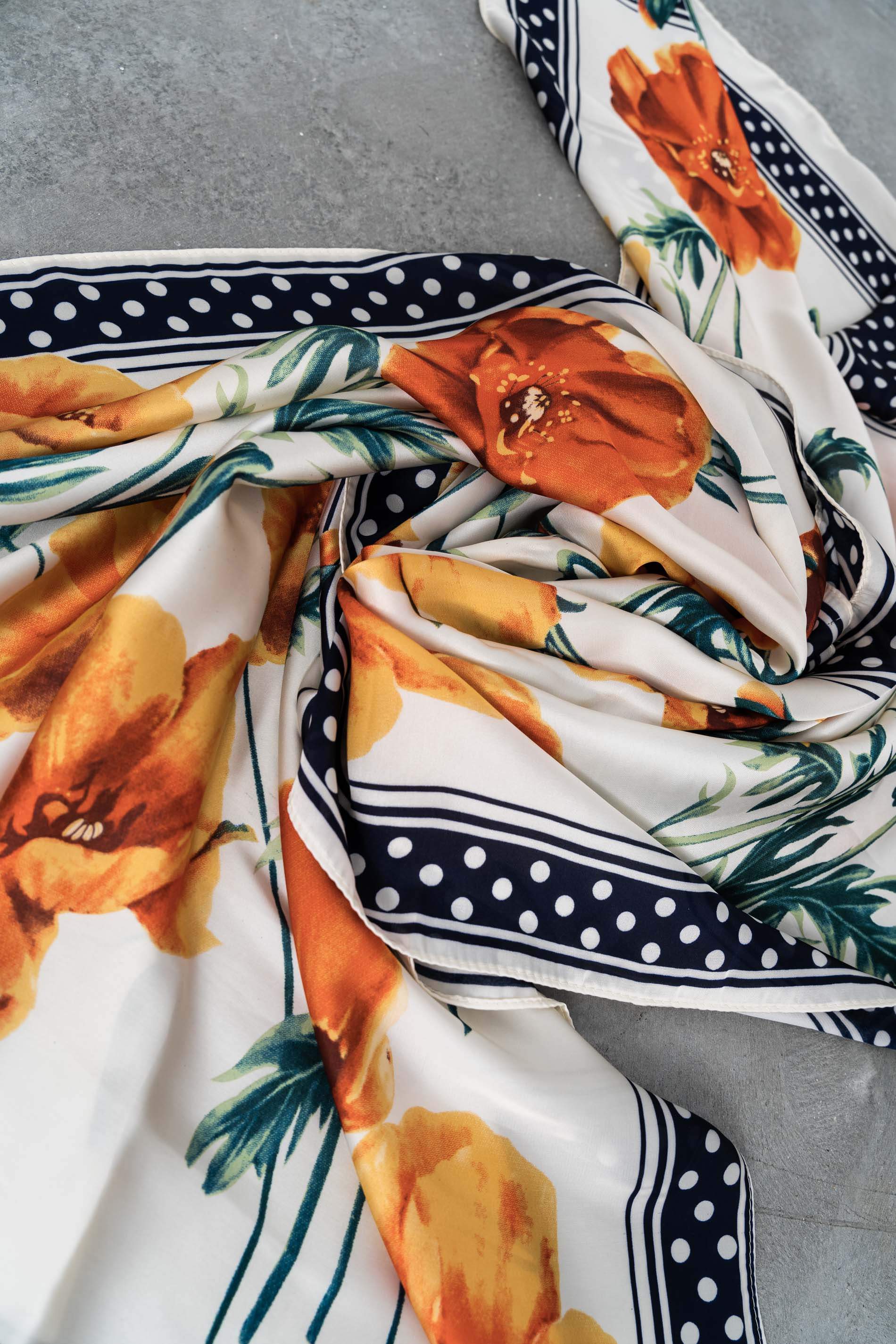 FOULARD EFECTO SEDA TOPOS - Imagen 4
