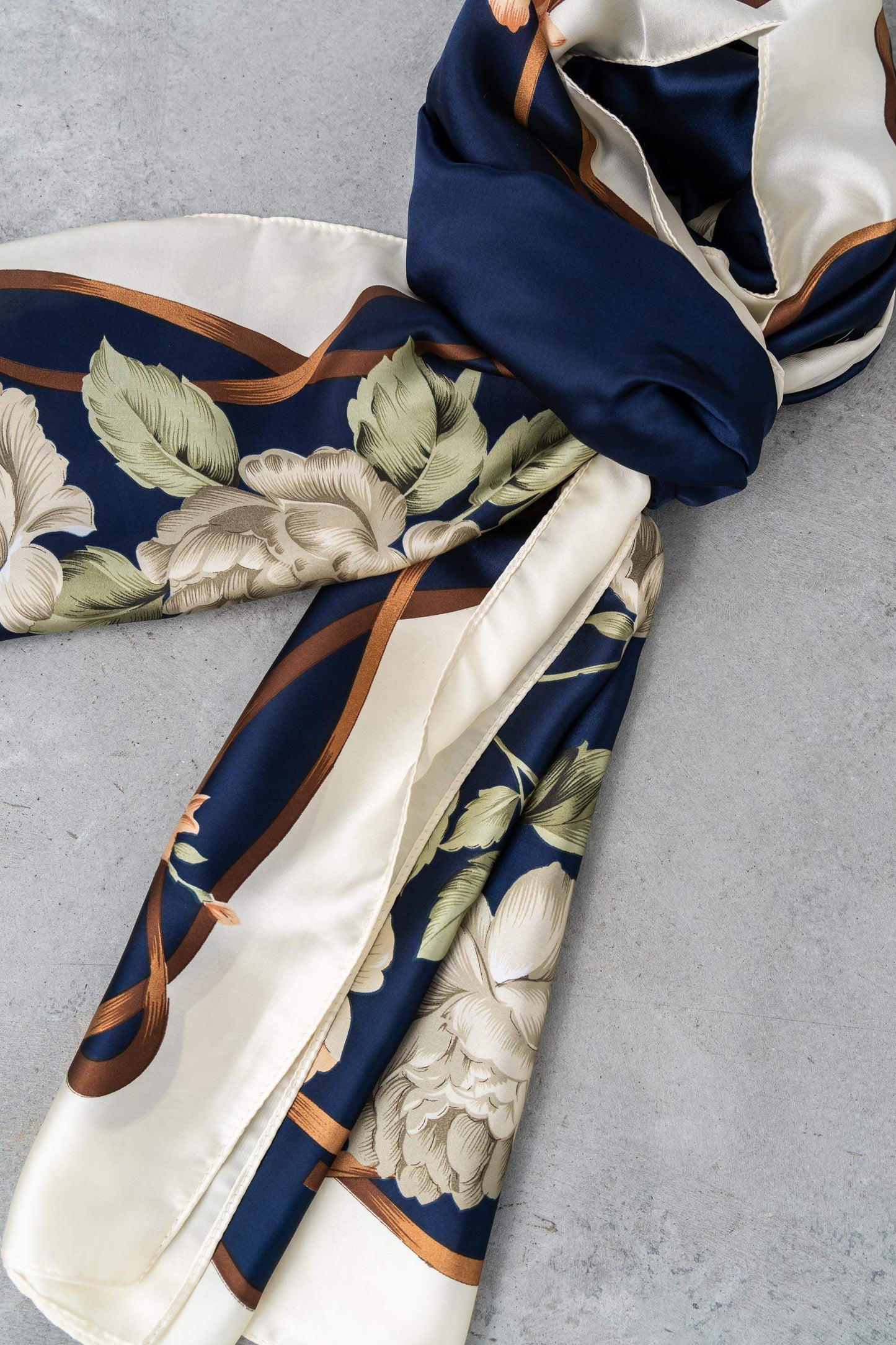 FOULARD EFECTO SEDA FLOR - Imagen 3