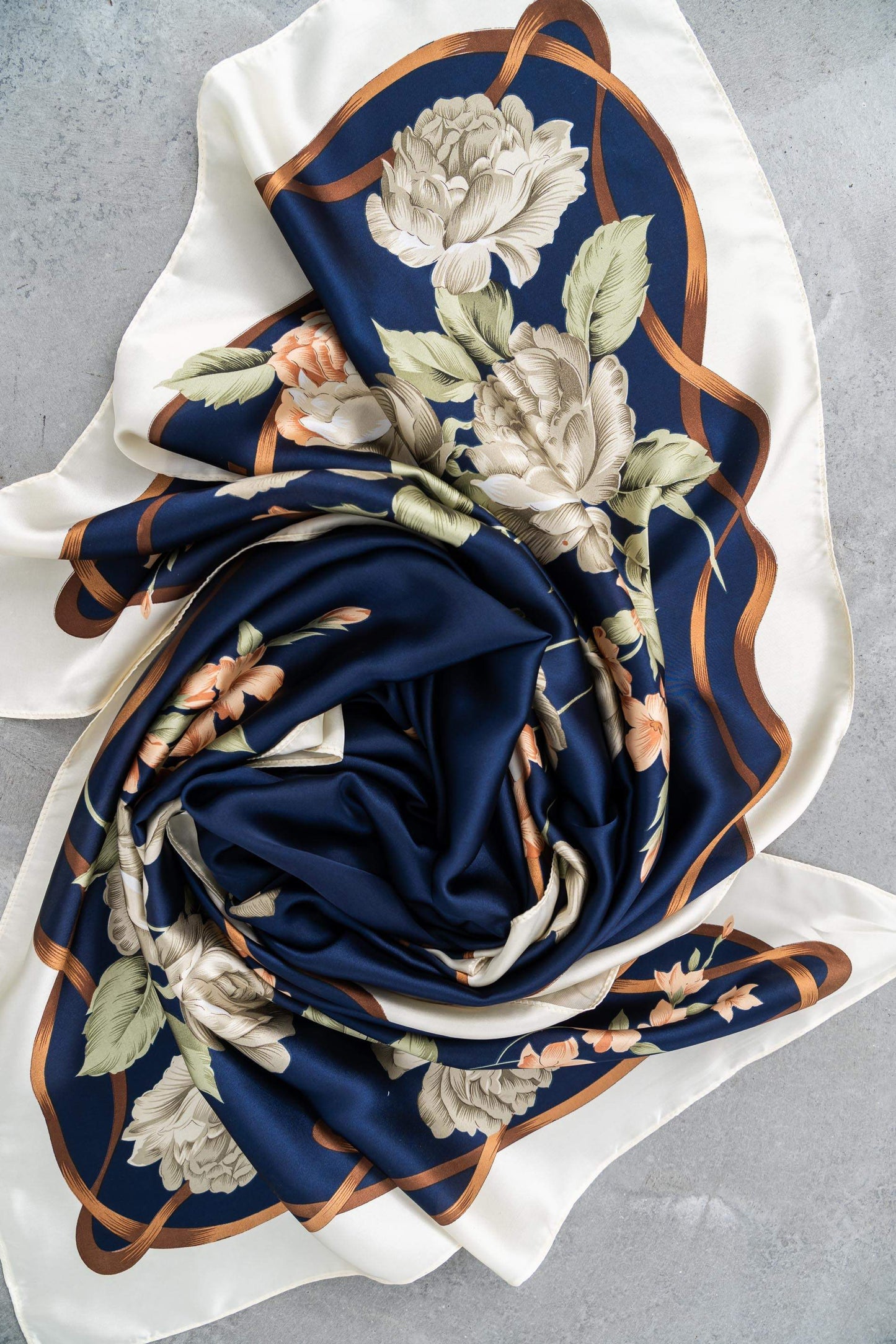 FOULARD EFECTO SEDA FLOR - Imagen 4