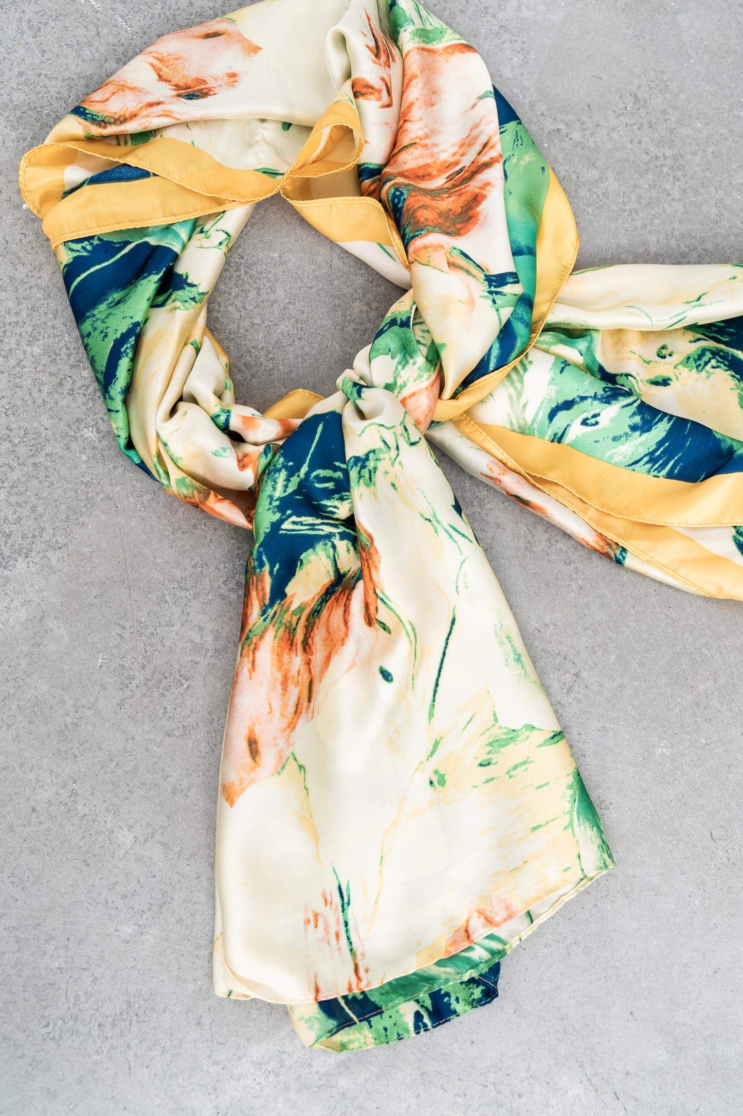 FOULARD EFECTO SEDA HOJAS AMARILLO - Imagen 3