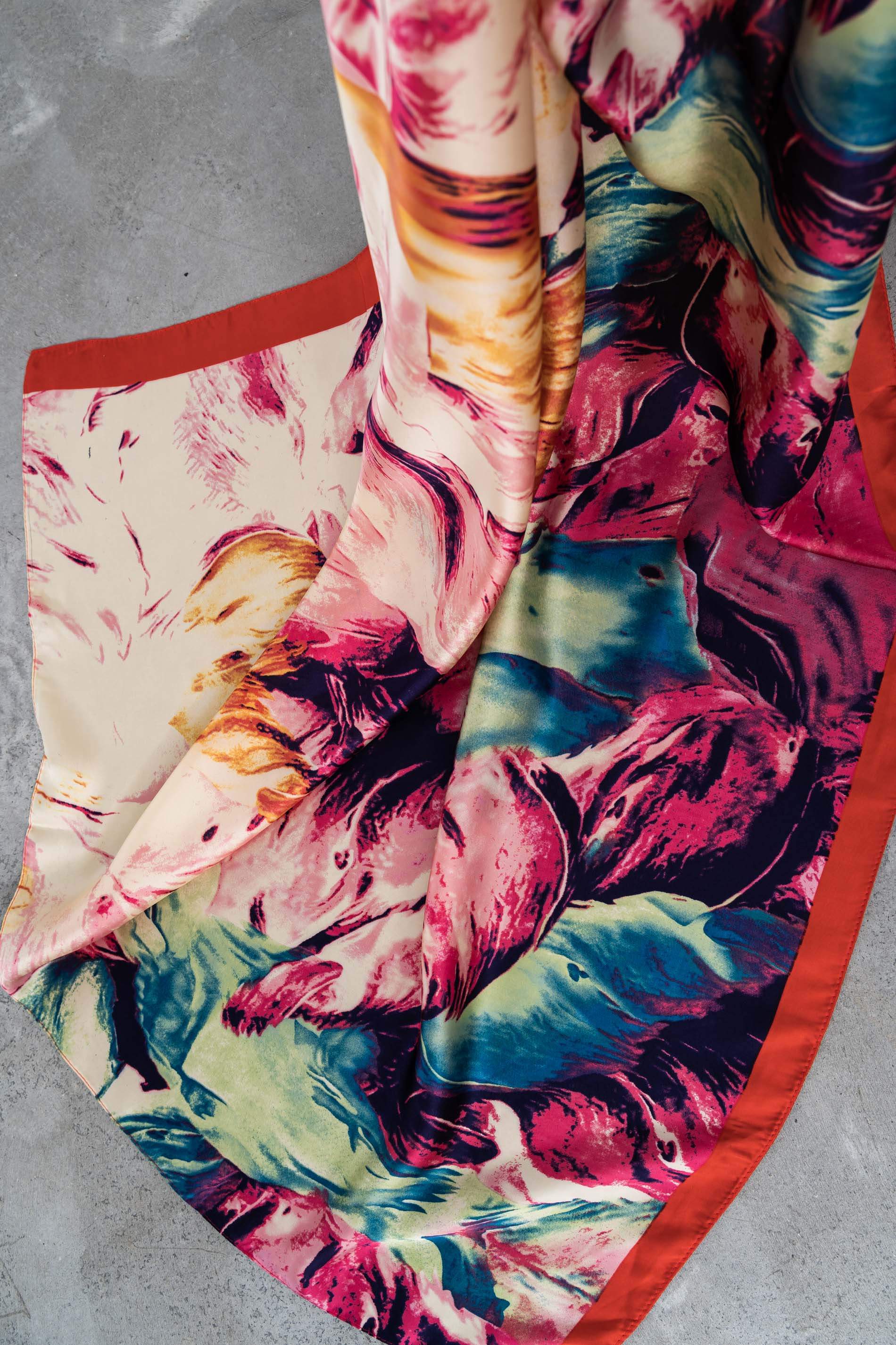 FOULARD EFECTO SEDA HOJAS ROJO - Imagen 3