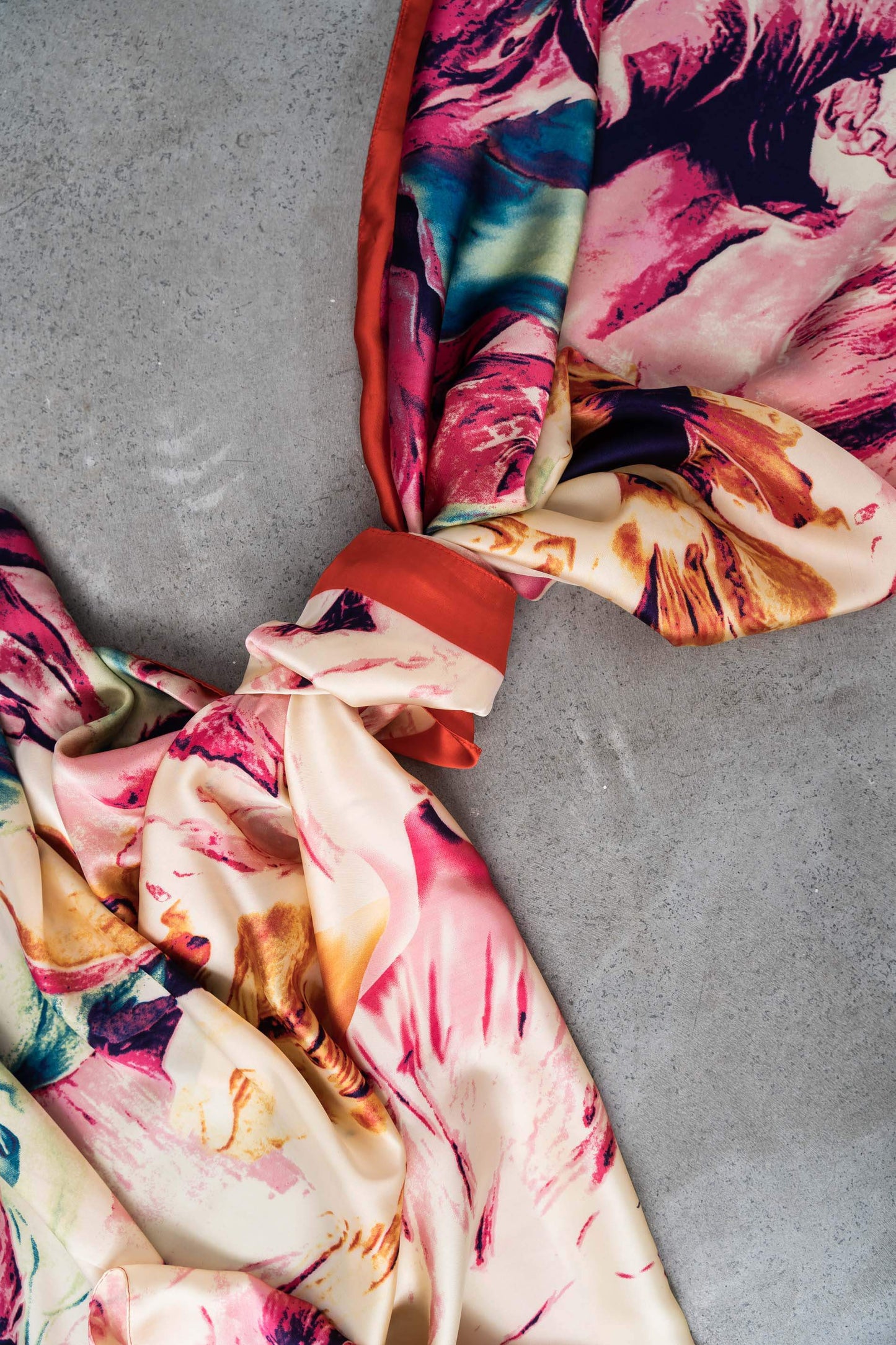 FOULARD EFECTO SEDA HOJAS ROJO - Imagen 4