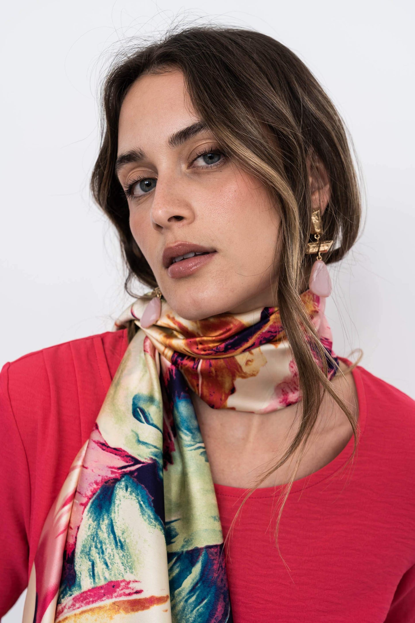 FOULARD EFECTO SEDA HOJAS ROJO - Imagen 6